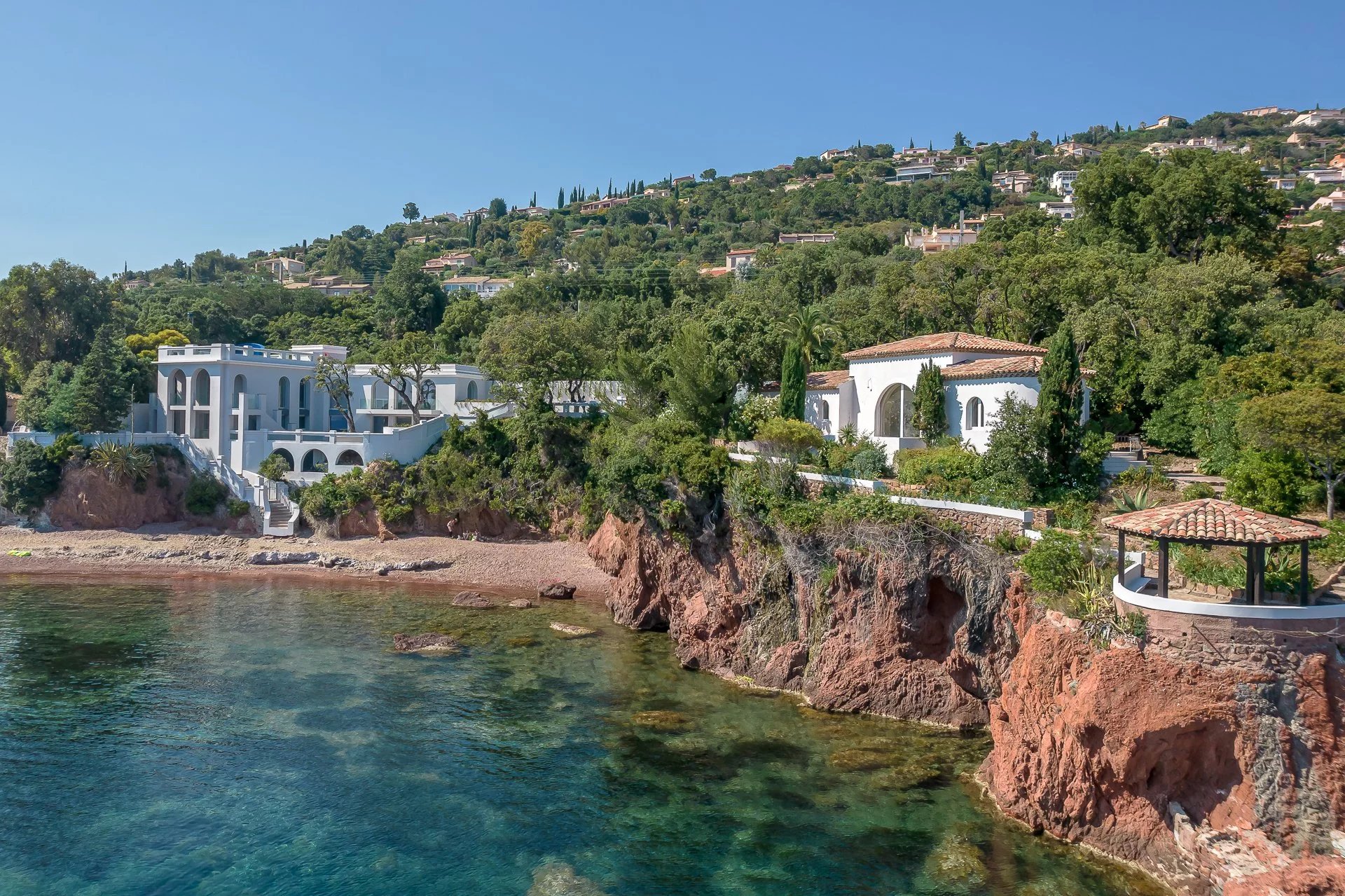 Proche Cannes - Villa pieds dans l'eau