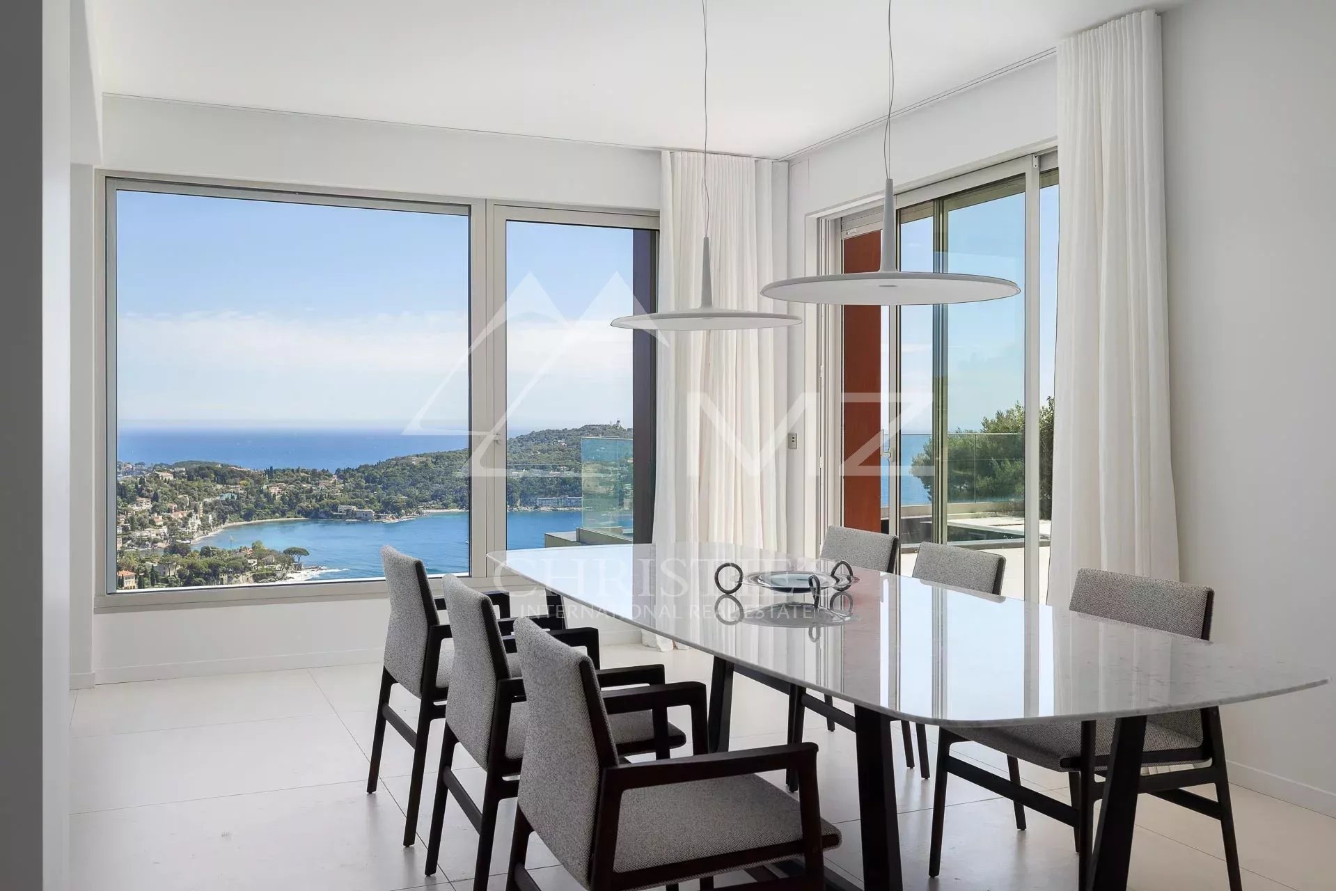 Villefranche sur Mer - Villa contemporaine luxueuse avec vue mer sur la baie