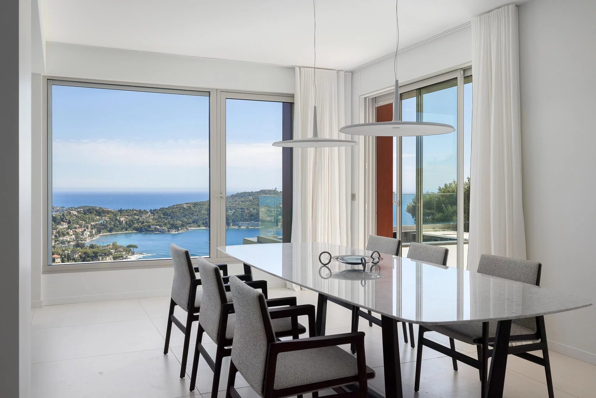 Villefranche sur Mer - Villa contemporaine luxueuse avec vue mer sur la baie