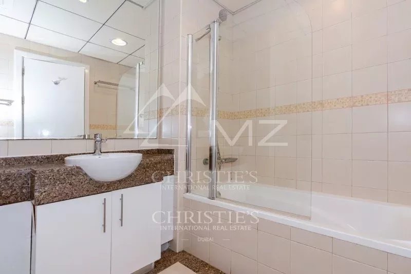 Tastefully Furnished 3BR | Marina view | Tenanted