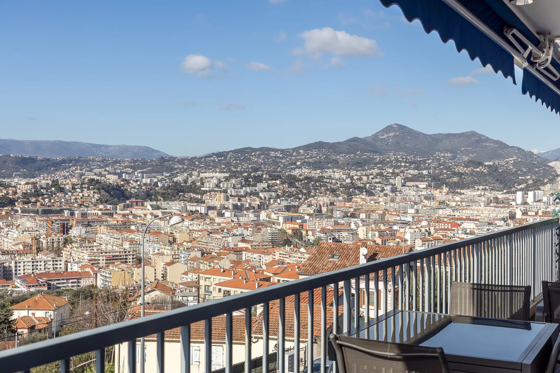 Mont Boron: appartement de 3 pièces avec terrasse ensoleillée et vue mer panoramique