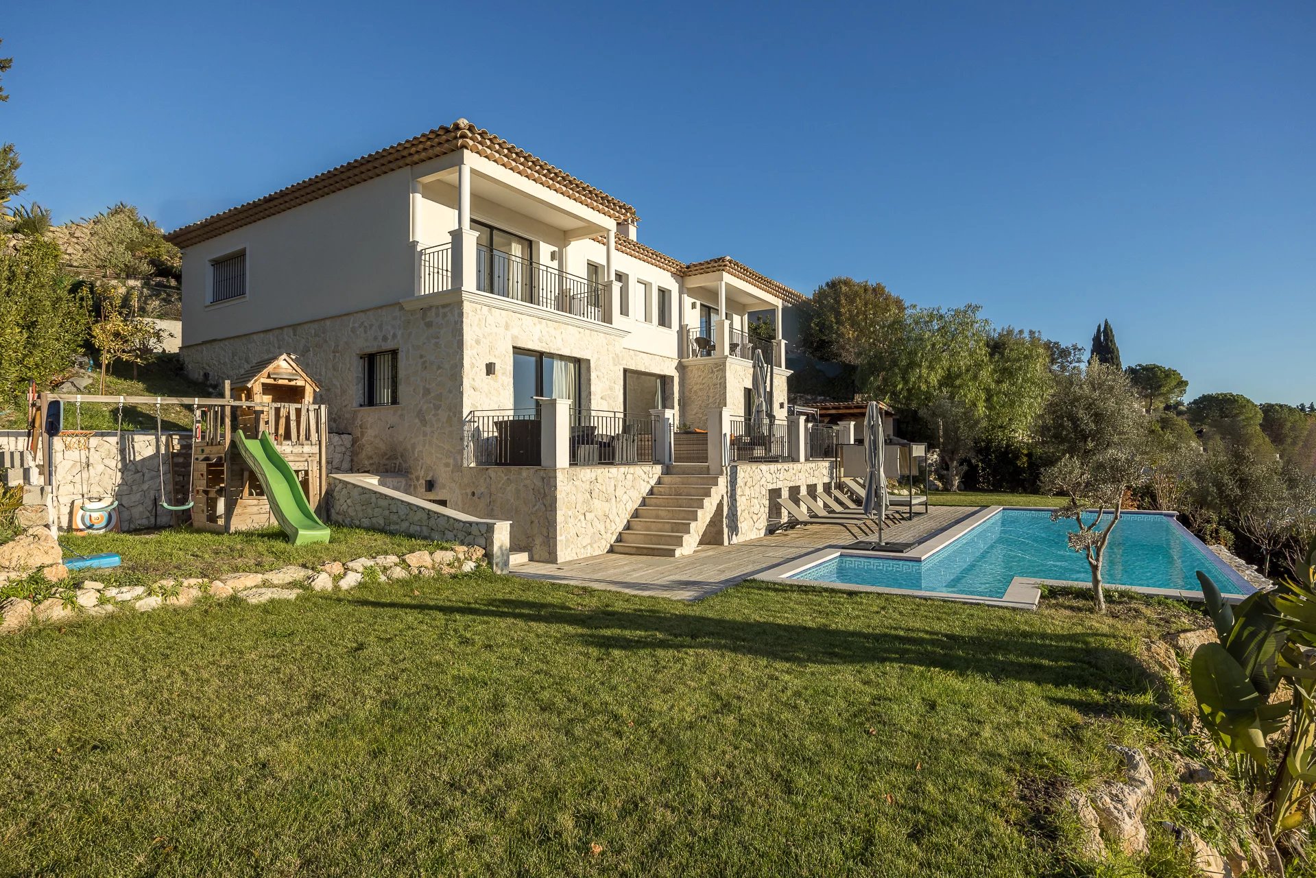 Saint-Paul-de-Vence - Am Fuße des Dorfes - Neues zeitgenössisches Haus