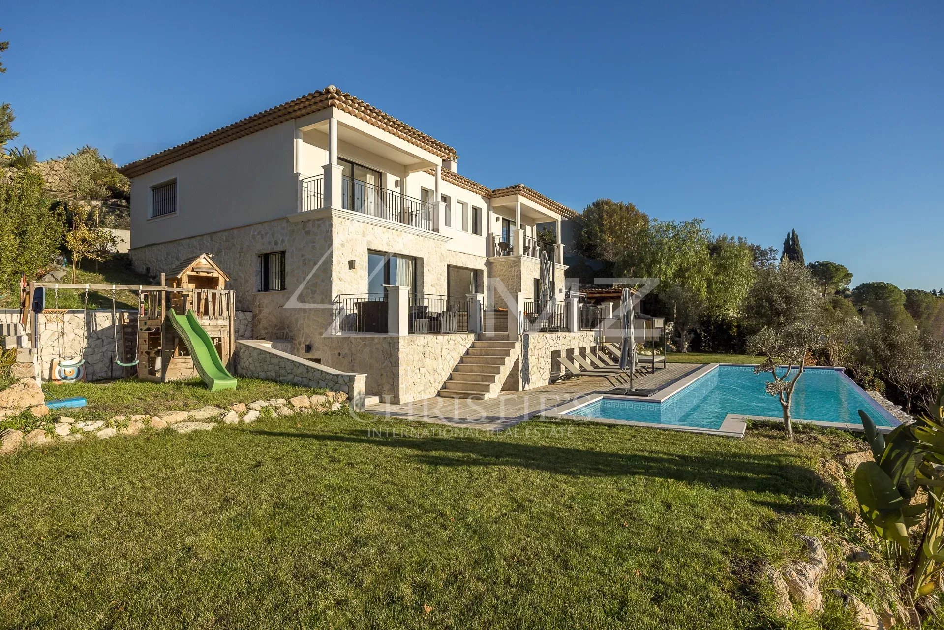 Saint-Paul-de-Vence - À pied du village - Maison neuve contemporaine