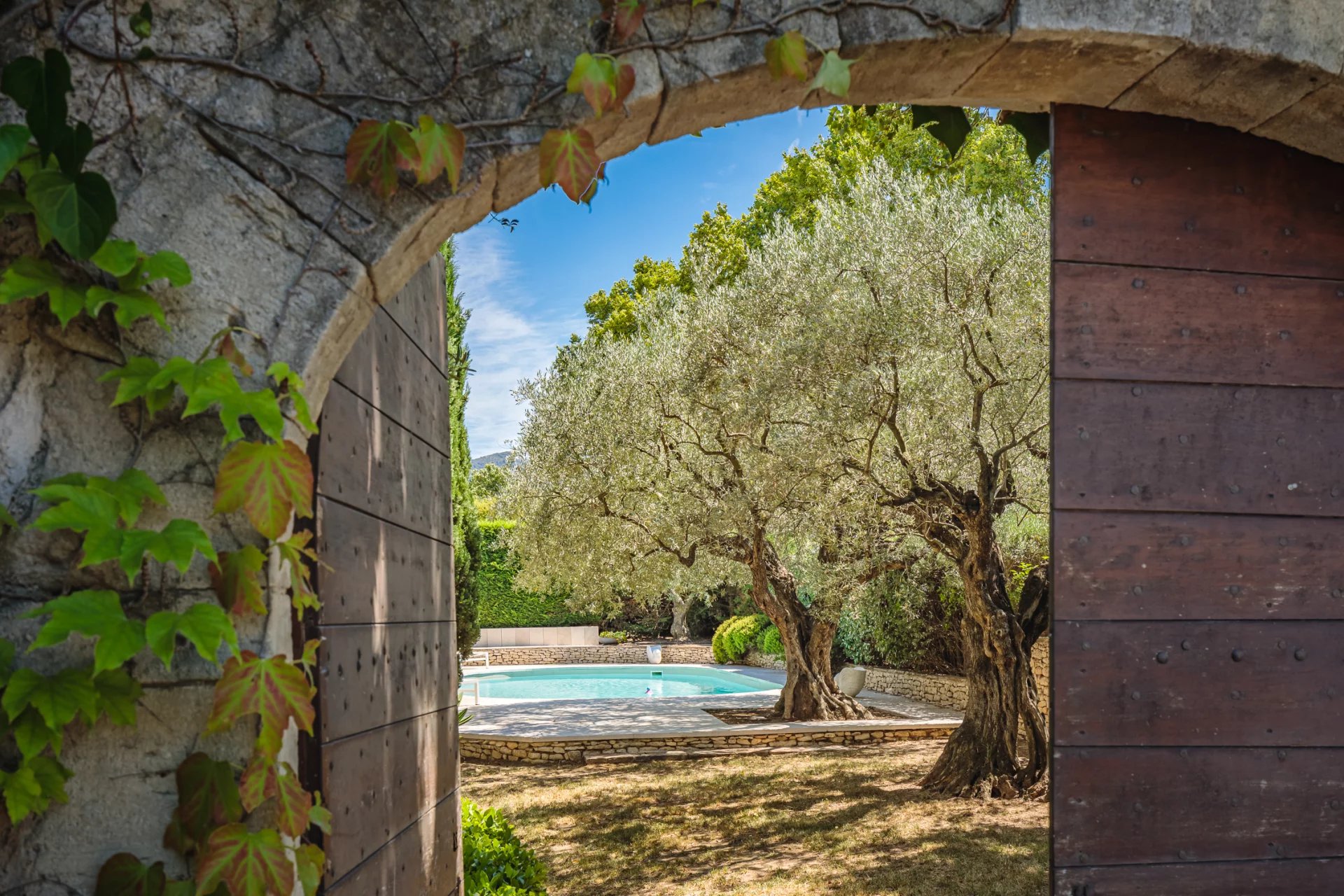 Luberon - Maison en pierre de charme avec piscine