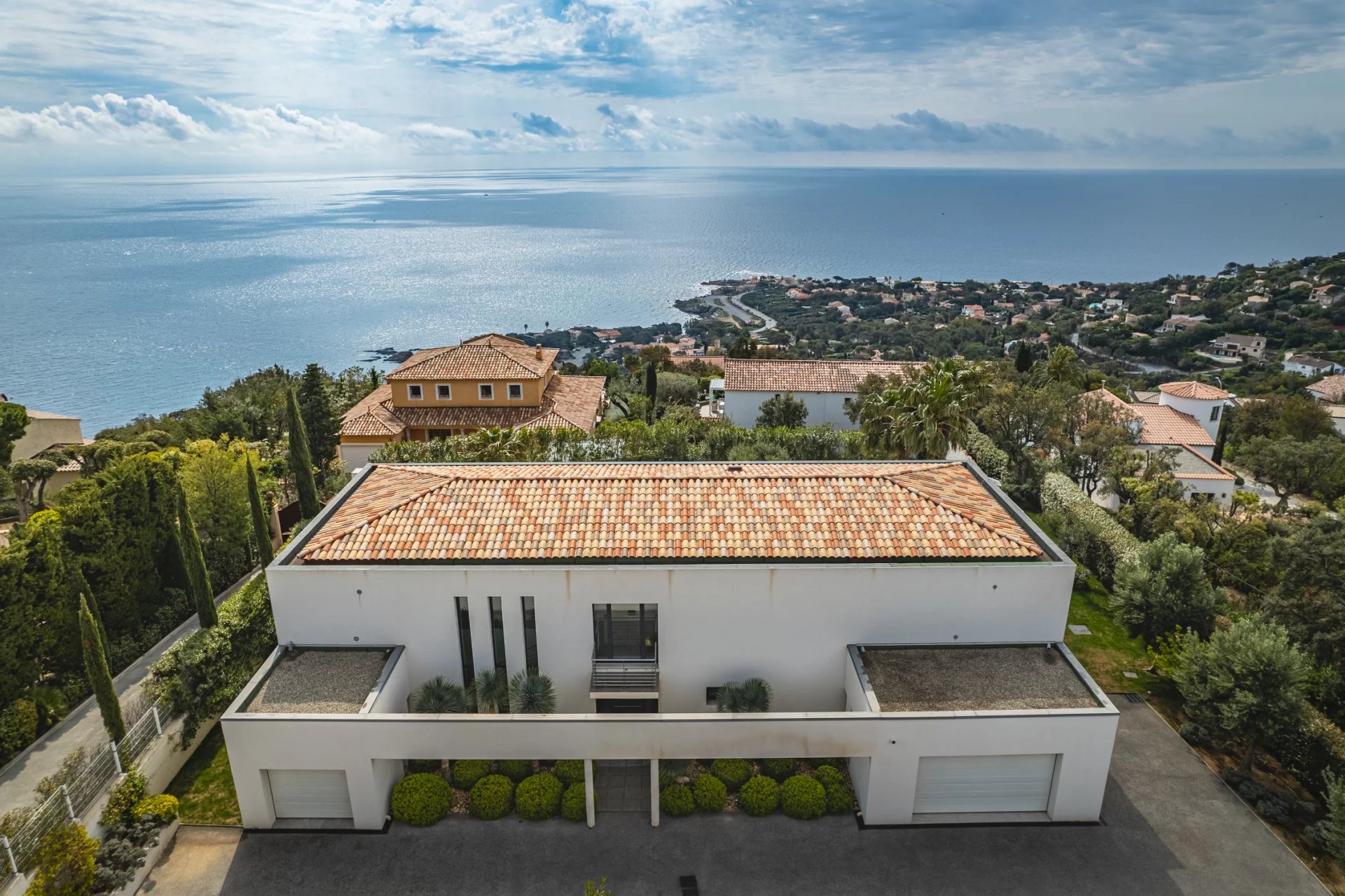 Superbe villa contemporaine avec vue mer