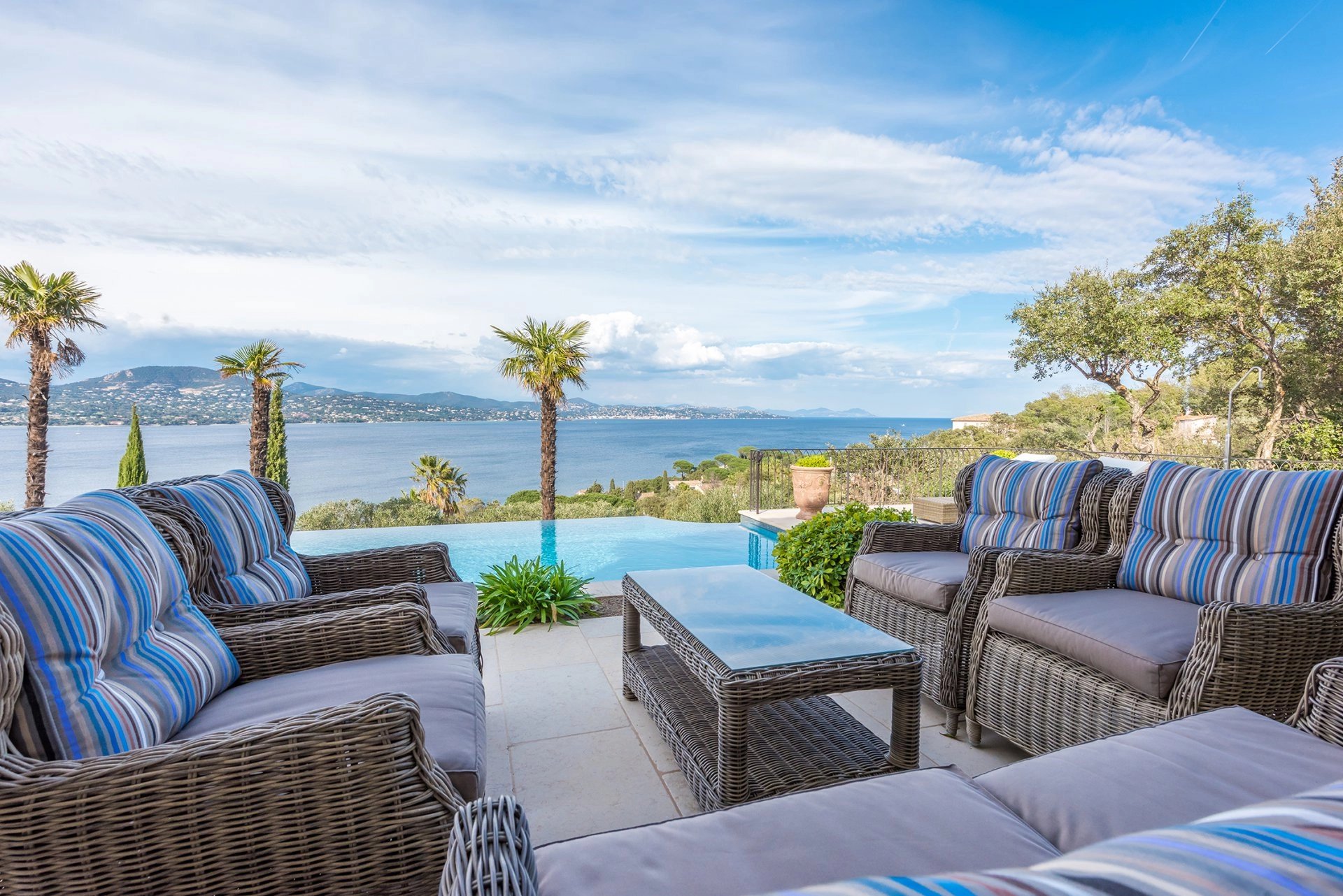 Proche Saint-Tropez - Splendide villa avec vue mer panoramique