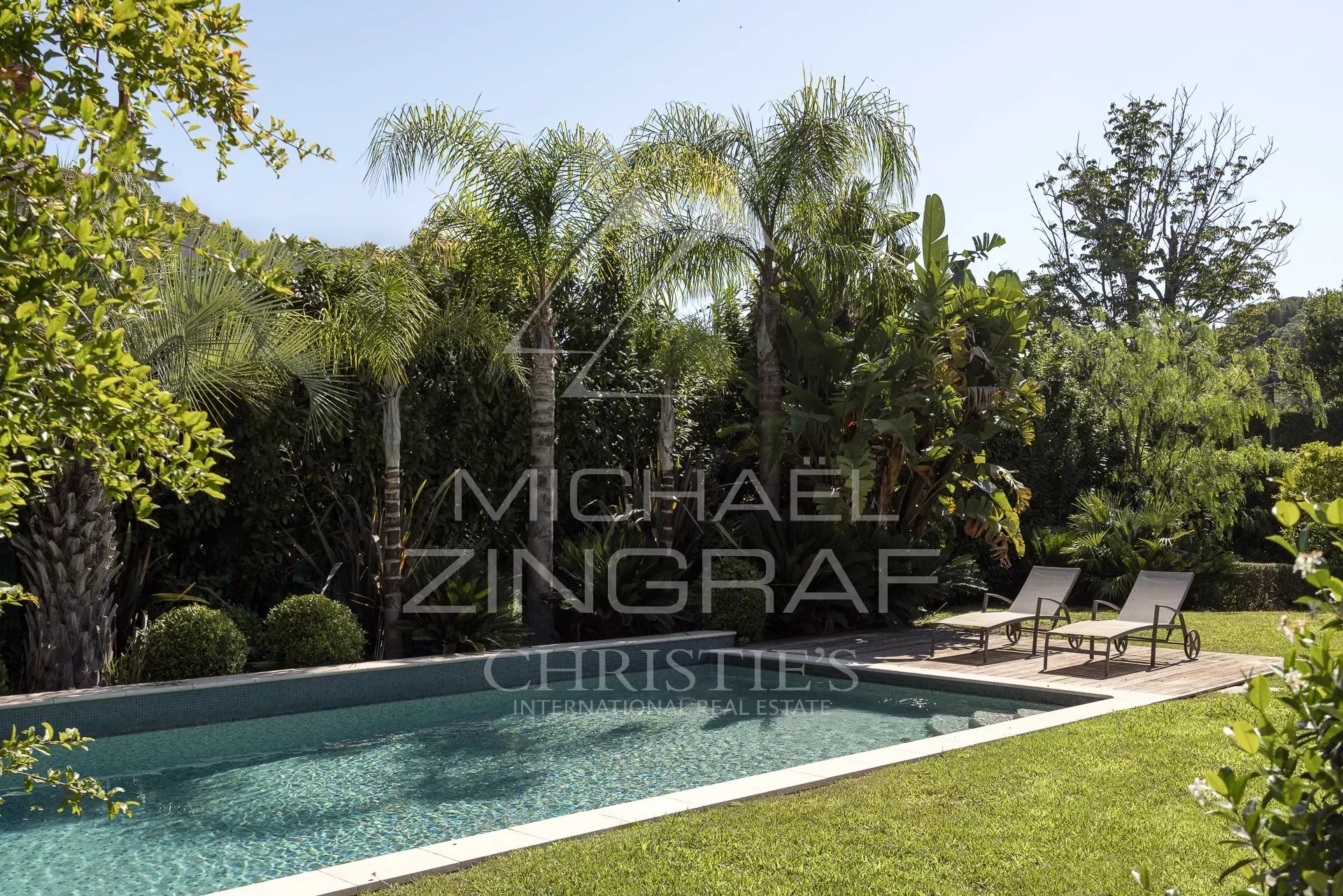 Exclusivity- Elegance and Comfort: Discover This Prestigious Home