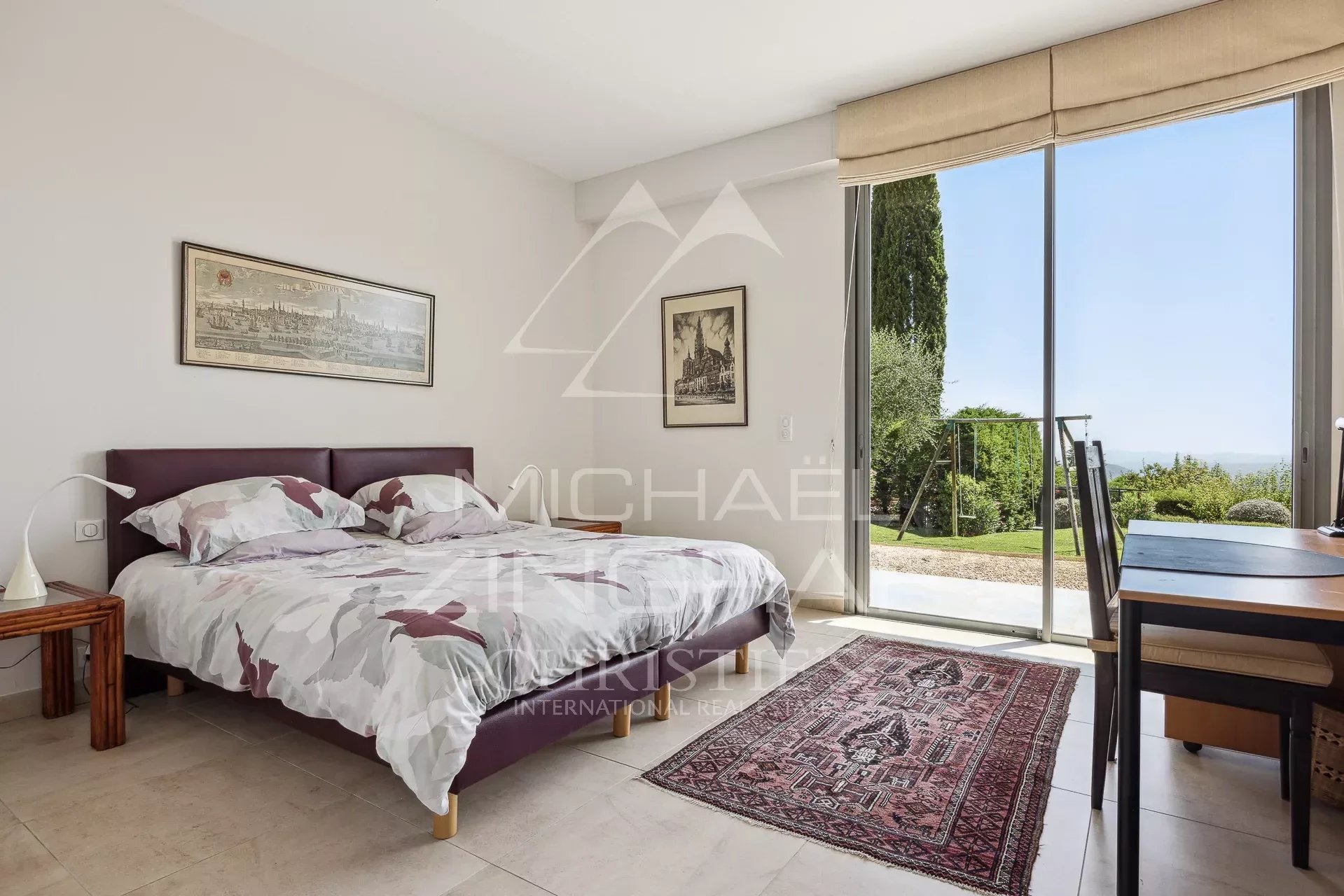 Close to Saint-Paul-de-Vence - Superb property with panoramic view