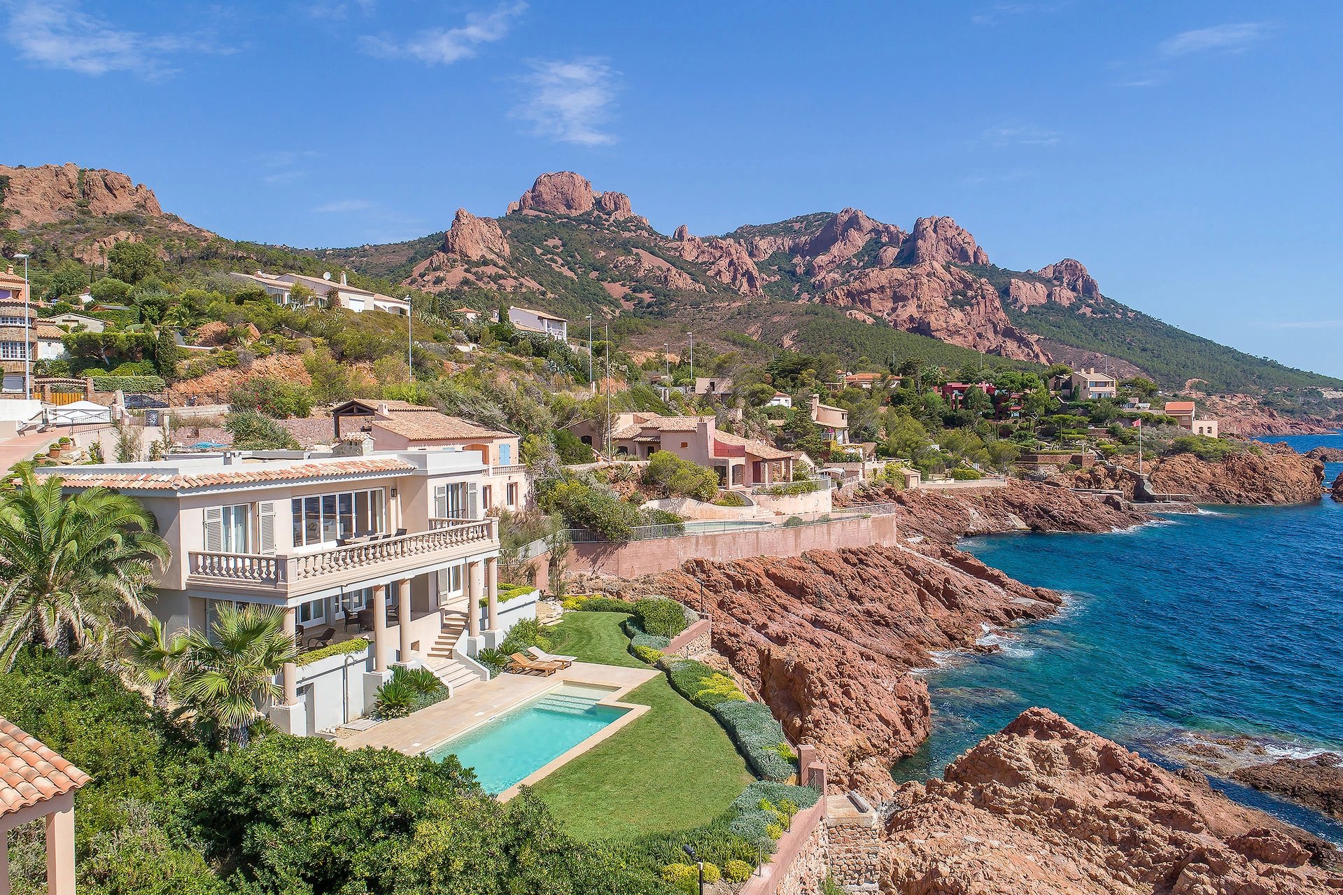 Proche Cannes - Villa pieds dans l'eau