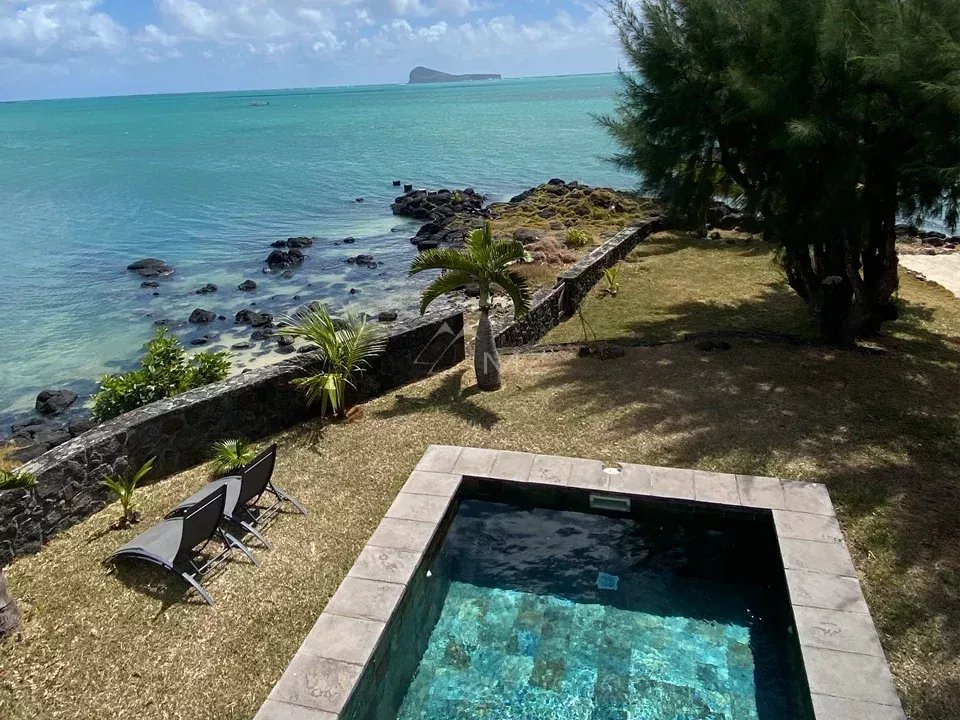 RARE ! Villa et cottage pieds dans l'eau - Calodyne