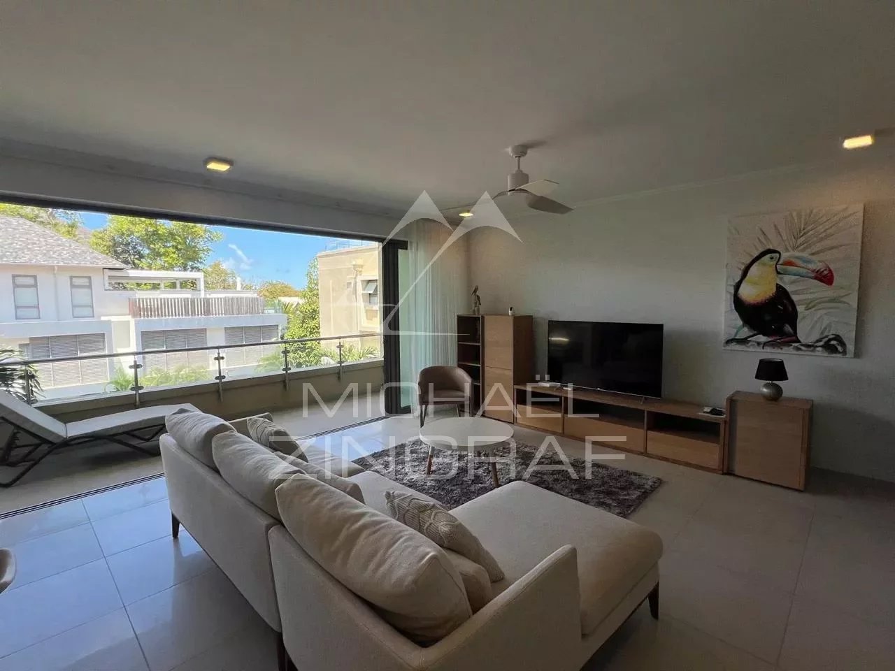 2-Bedroom Beachfront Apartment in Tamarin