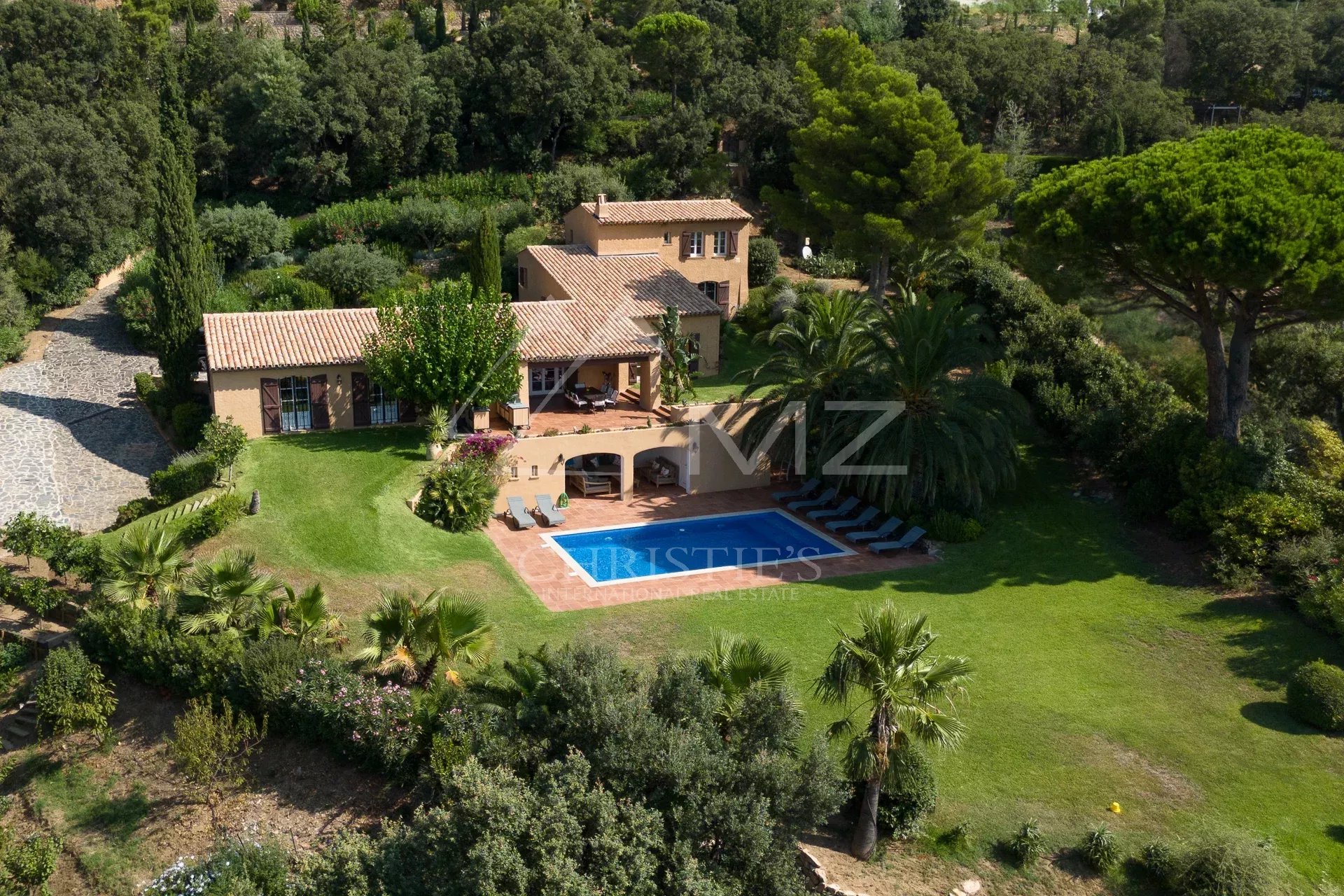 VILLA PROVENCALE AVEC VUE MER PANORAMIQUE - EXCLUSIVITE