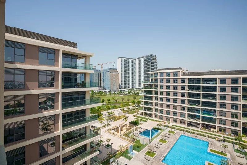 Exclusive|Pool View|Large Layout|Tenanted|High Flr