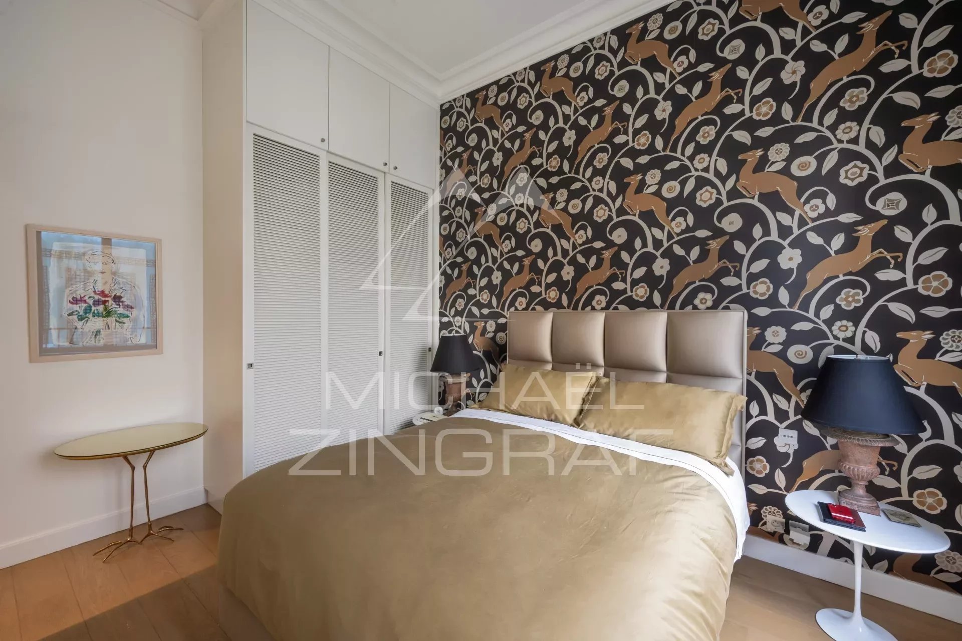 SOLE AGENT. FOR SALE - NEWLY REFURBISHED 1-BEDROOM APARTMENT - RUE DE LILLE