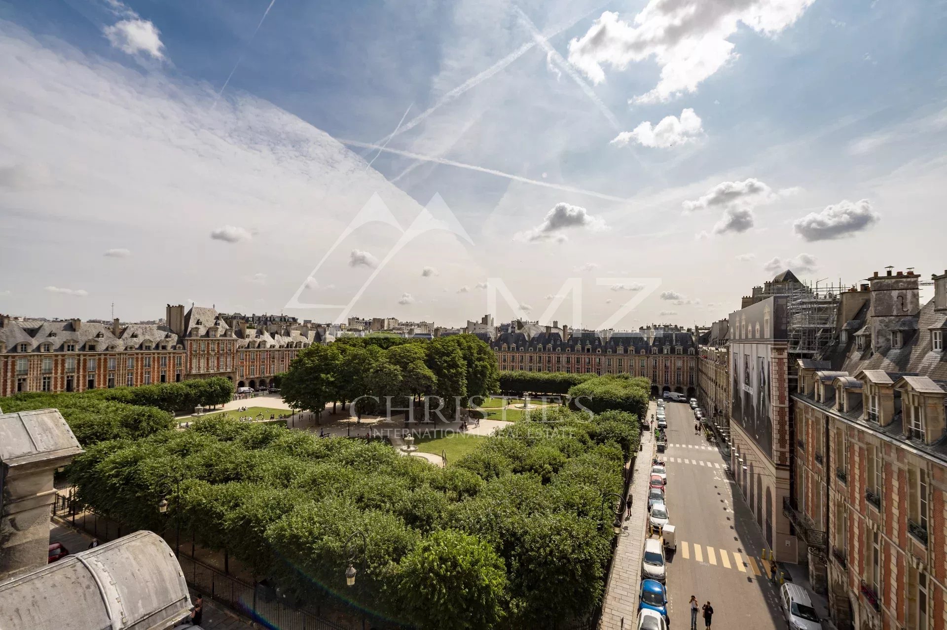 Apartment sale - Paris 75004 - Place des Vosges - Top floor - Renovated