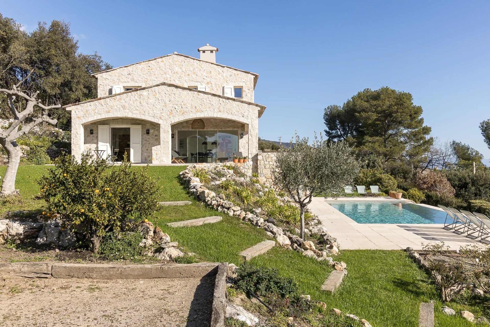 Tourrettes sur Loup - Bastide Provençale avec vue mer