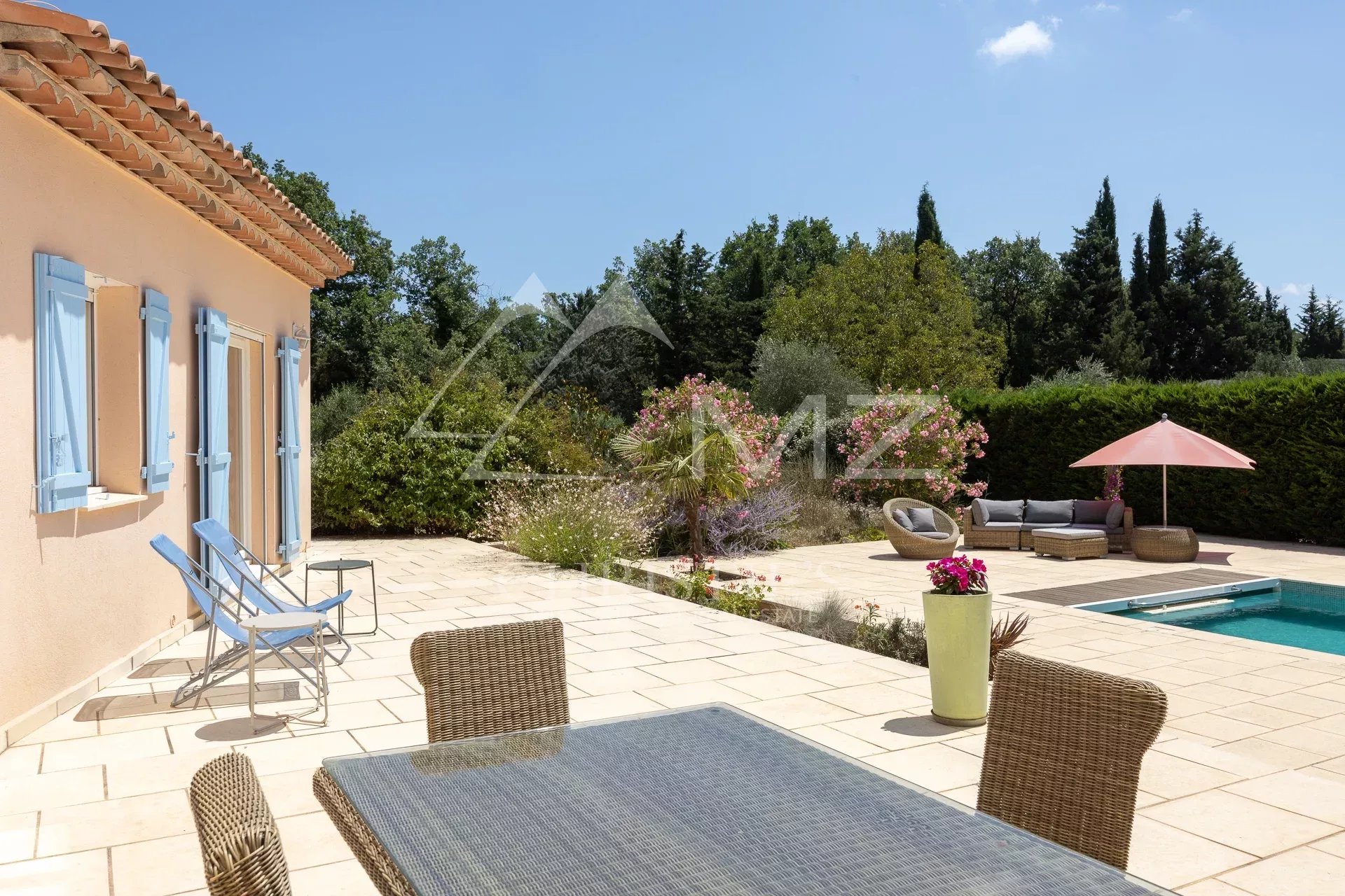 A l'orée d'un bois , villa 5p avec piscine au calme