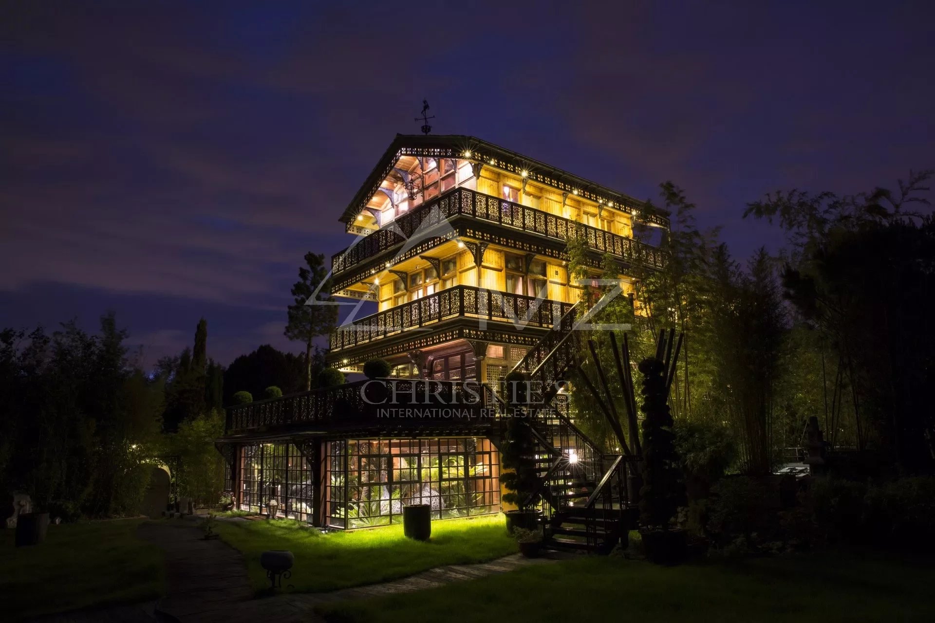 Vereinigtes Königreich - Chalet mit den Füßen im Wasser