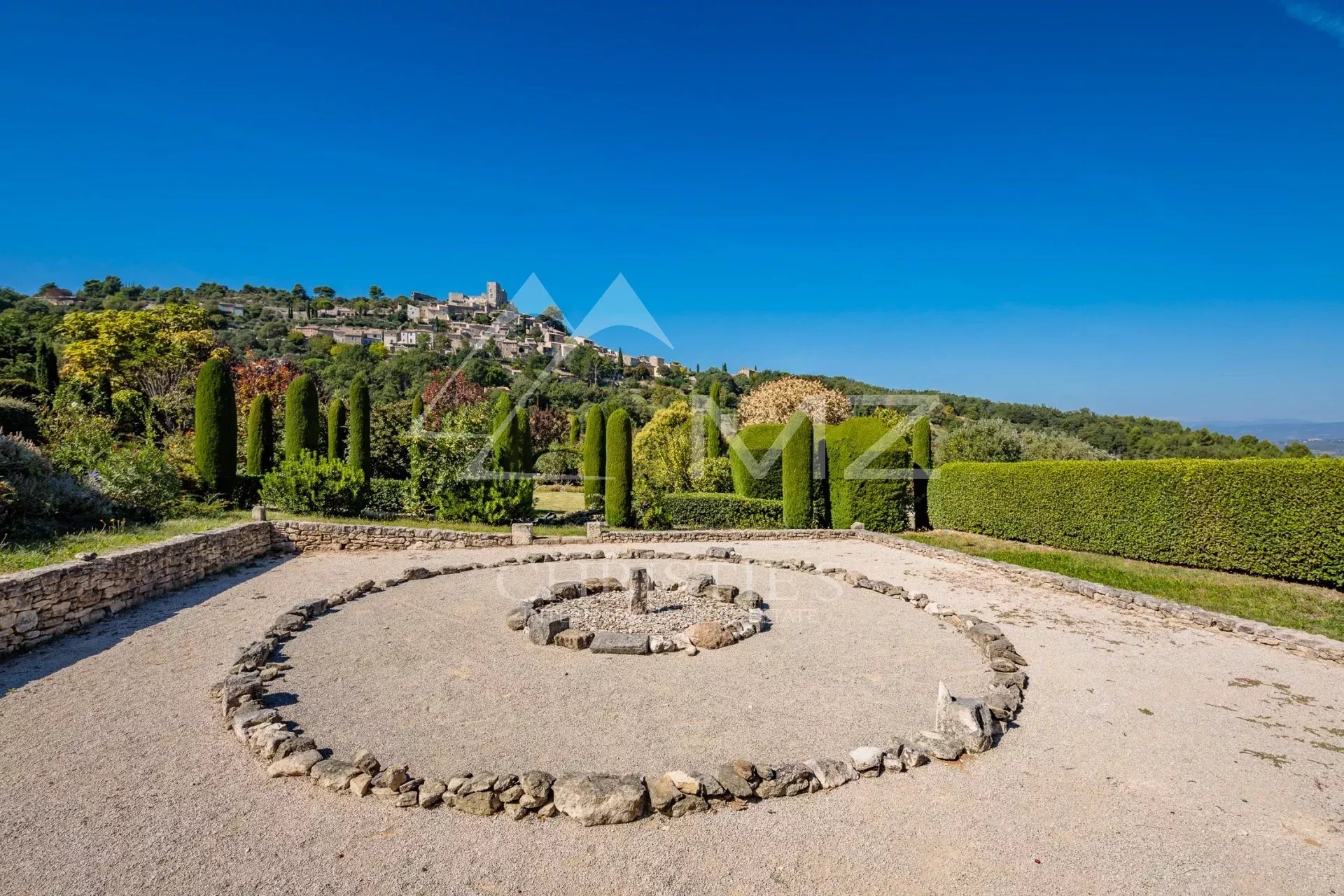 Luberon - Gorgeous restored farmhouse