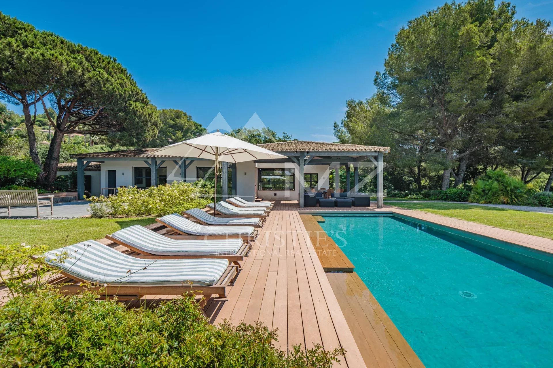 Ramatuelle - Modern villa with direct access to the beach and sea view