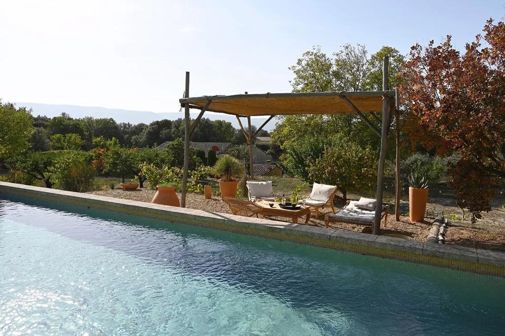 Proche Gordes - Superbe maison avec vue dégagée