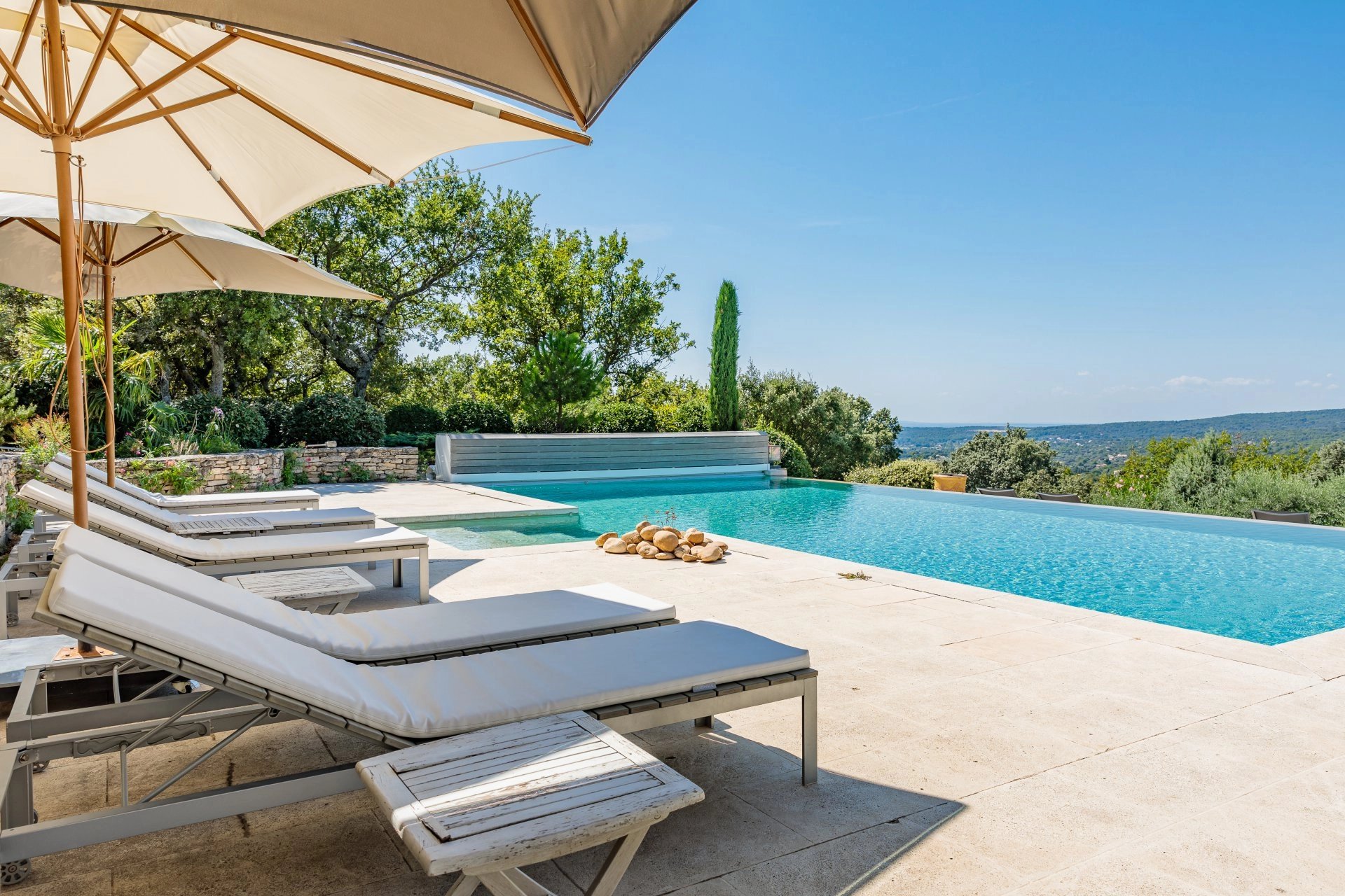 Gordes - Magnifique propriété avec piscine chauffée