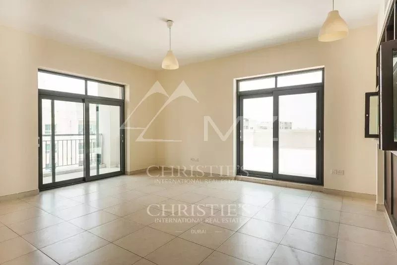 Large 2 Bedroom Apartment with a Study room