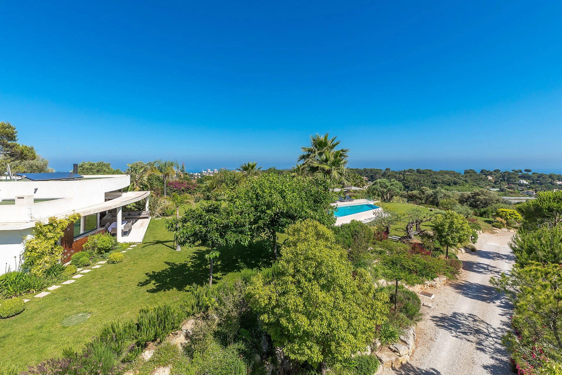 Antibes - Villa californienne avec vue mer