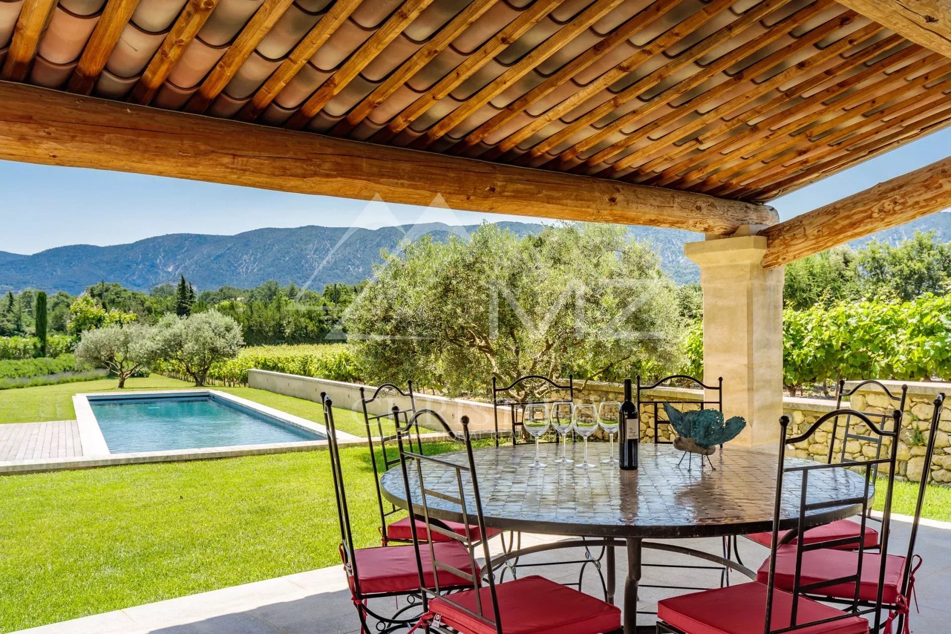 Luberon - Belle maison en pierres avec piscine