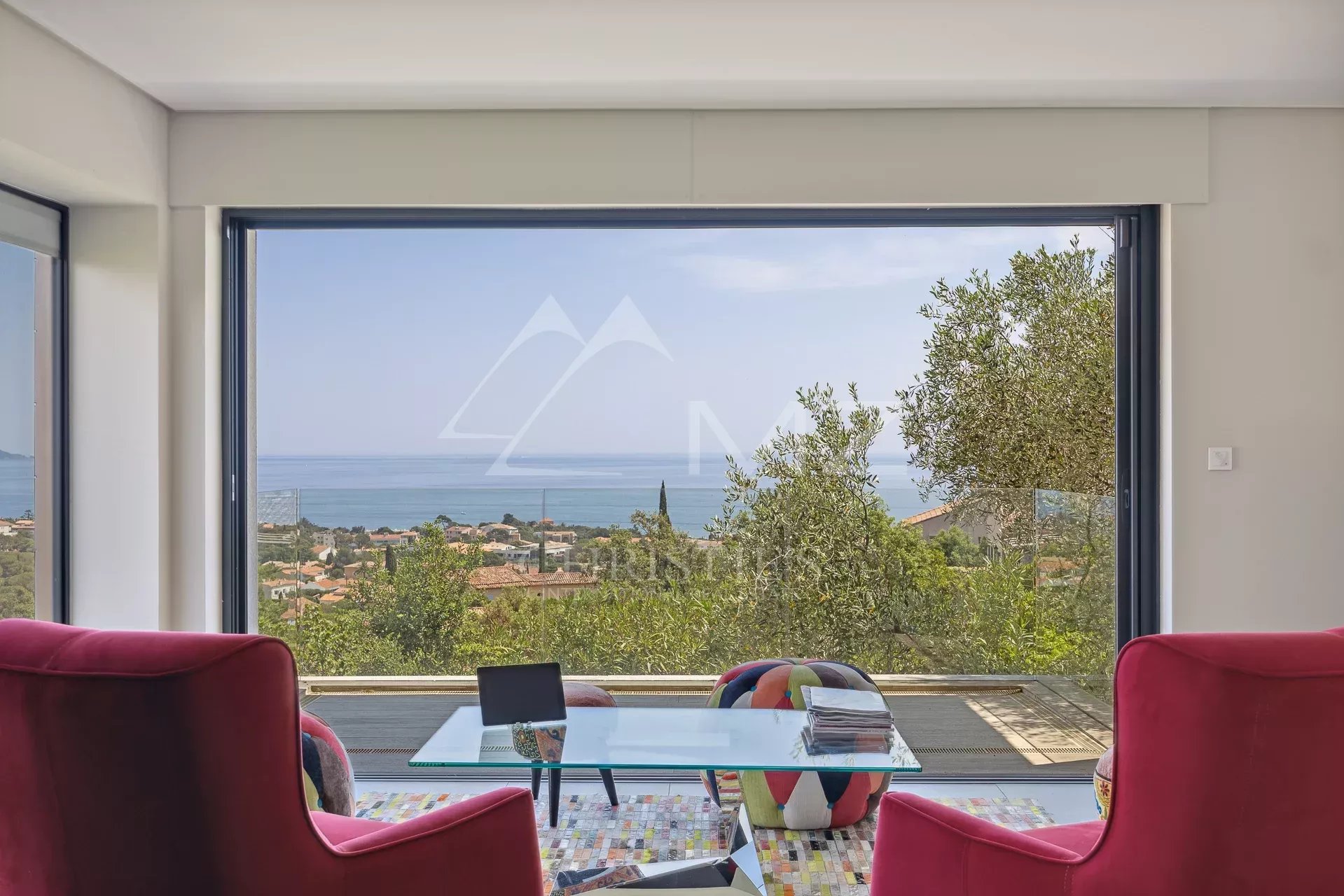 Villa with sea view between Cannes and Saint-Tropez