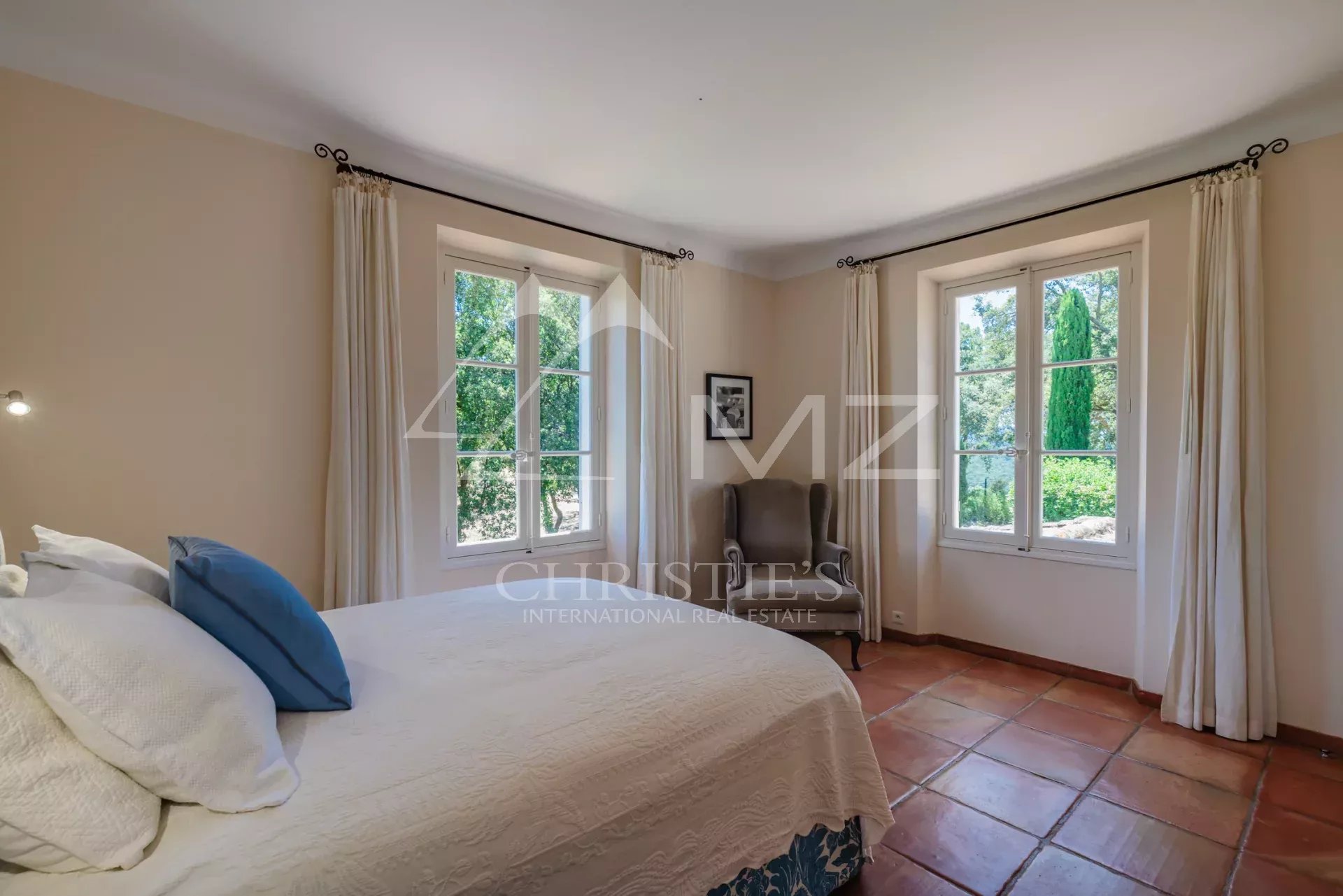 Close to Saint-Tropez - Charming villa with sea view