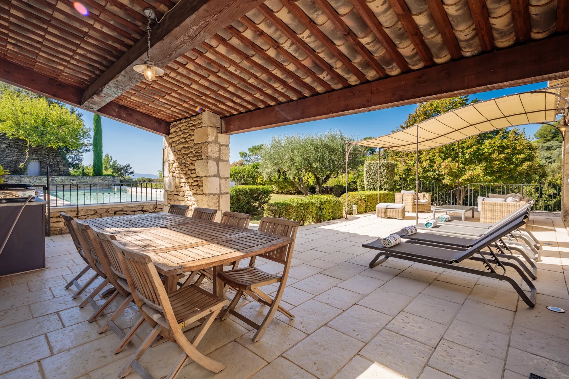 Gordes - Belle maison en pierres avec piscine et climatisation