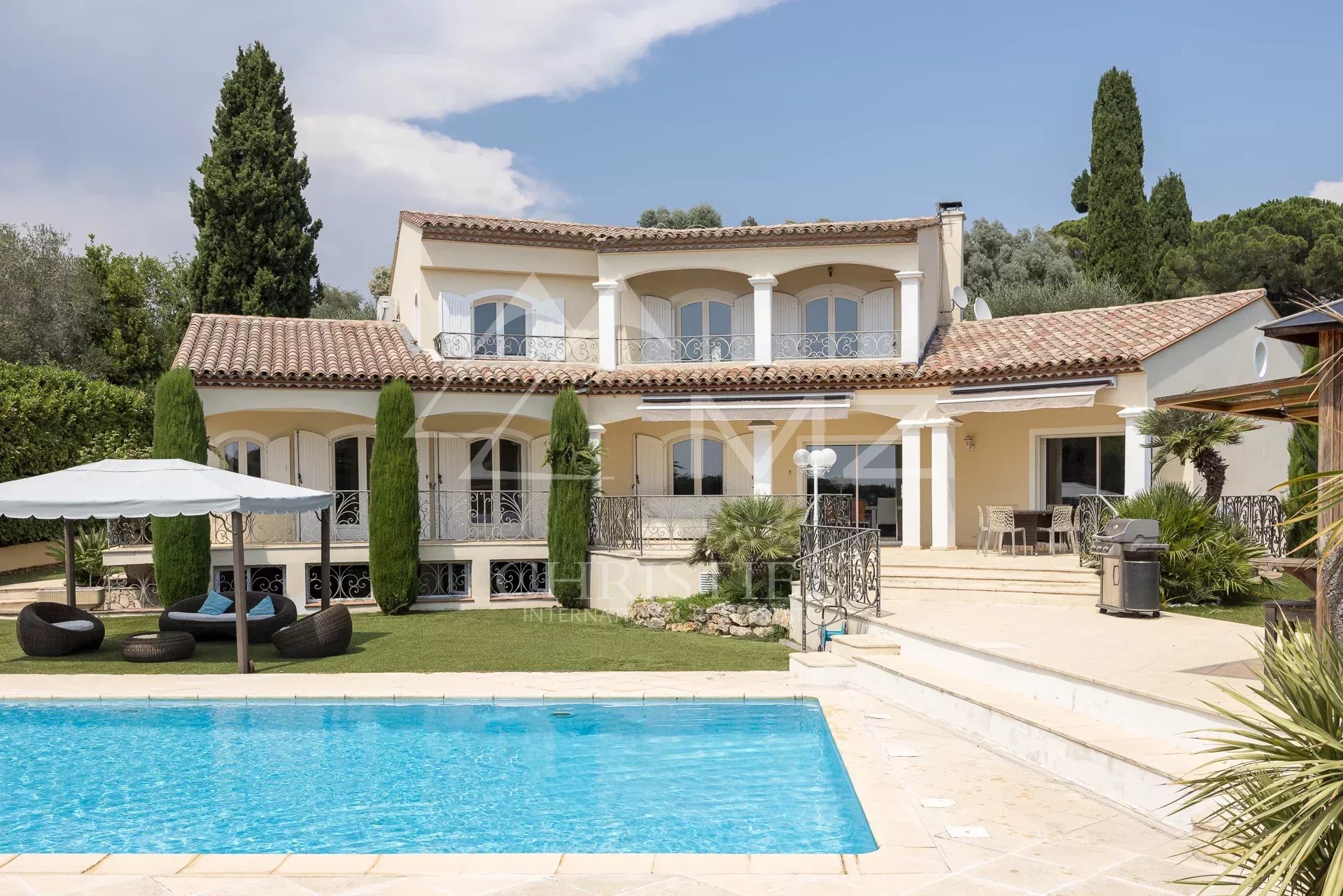 VALBONNE - PROVENCAL VILLA