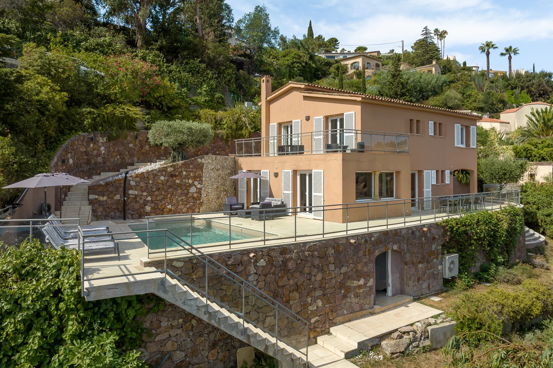 Proche Cannes - Théoule-Sur-Mer - Élégante maison familiale avec vue mer