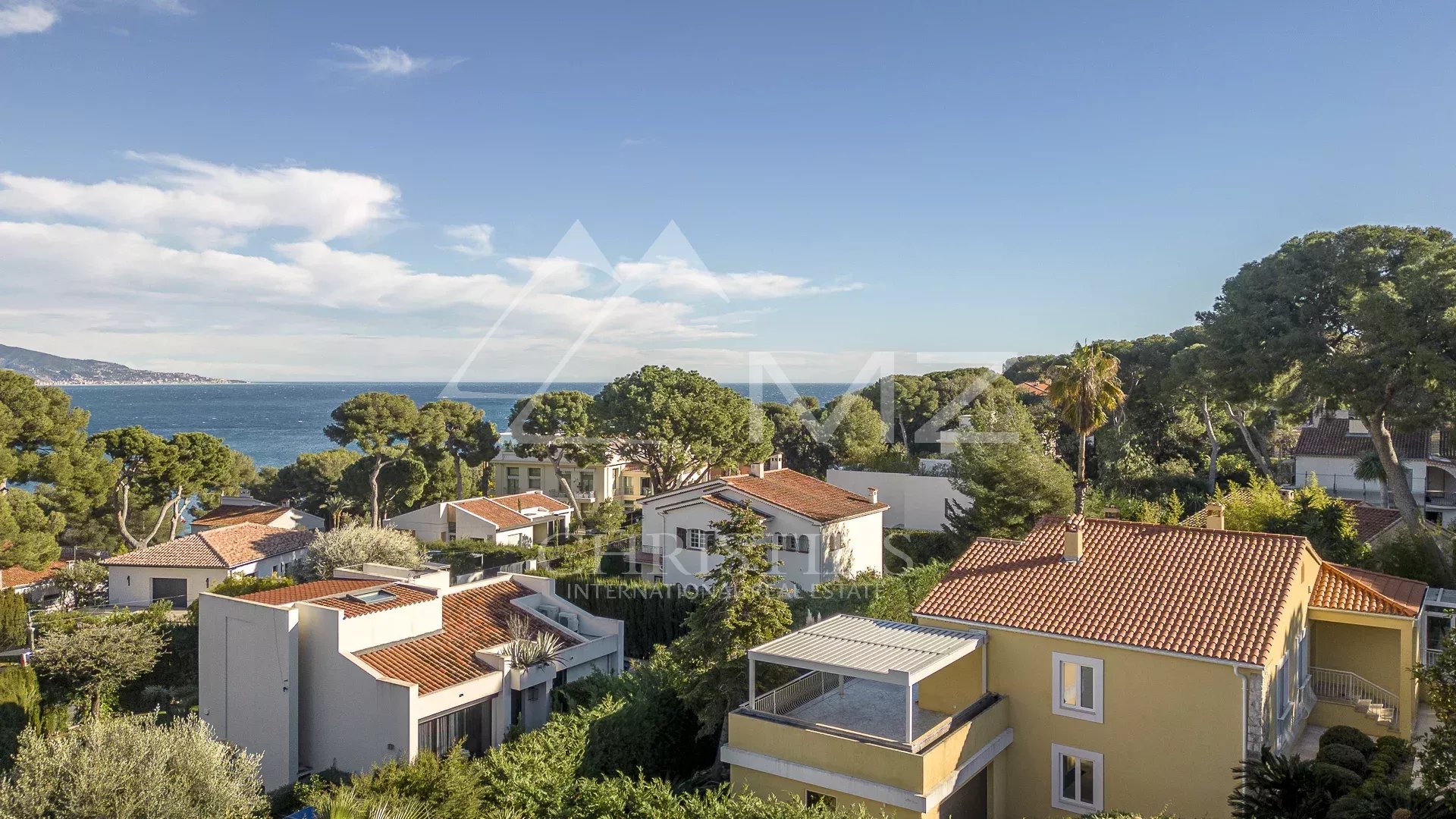 Renovated villa with sea view