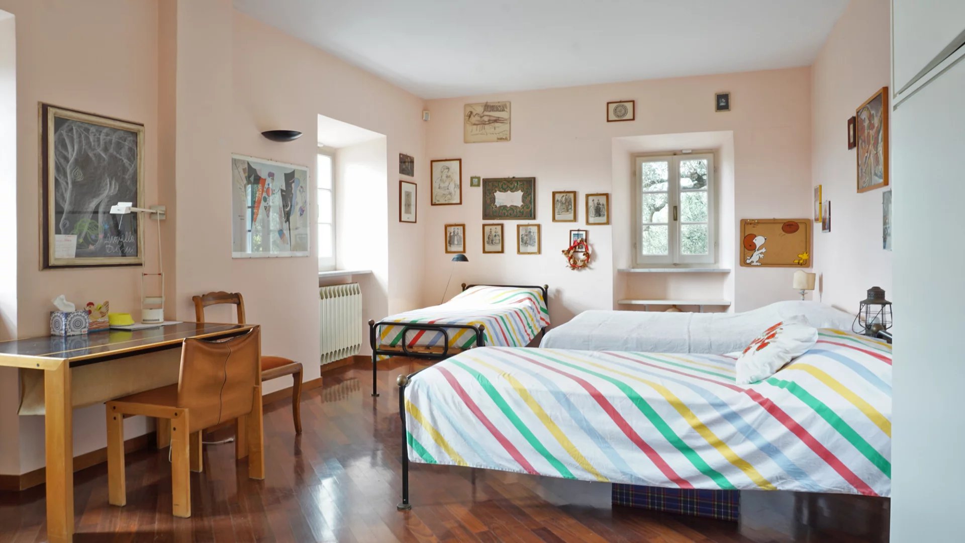 Elégante villa avec piscine, vignoble et grand terrain à une courte distance de la mer