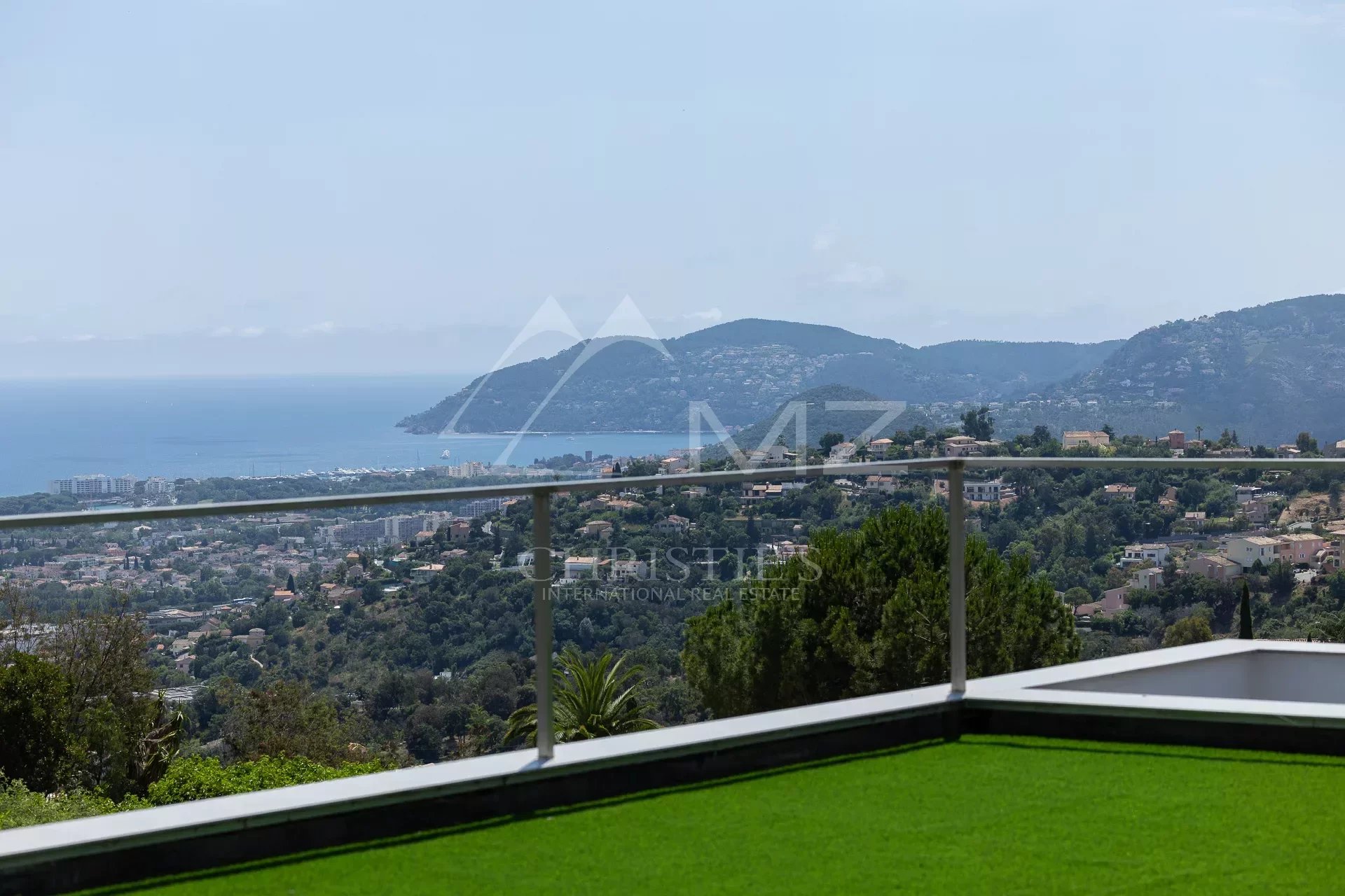 Mandelieu-la-Napoule - Modern villa - Near Cannes