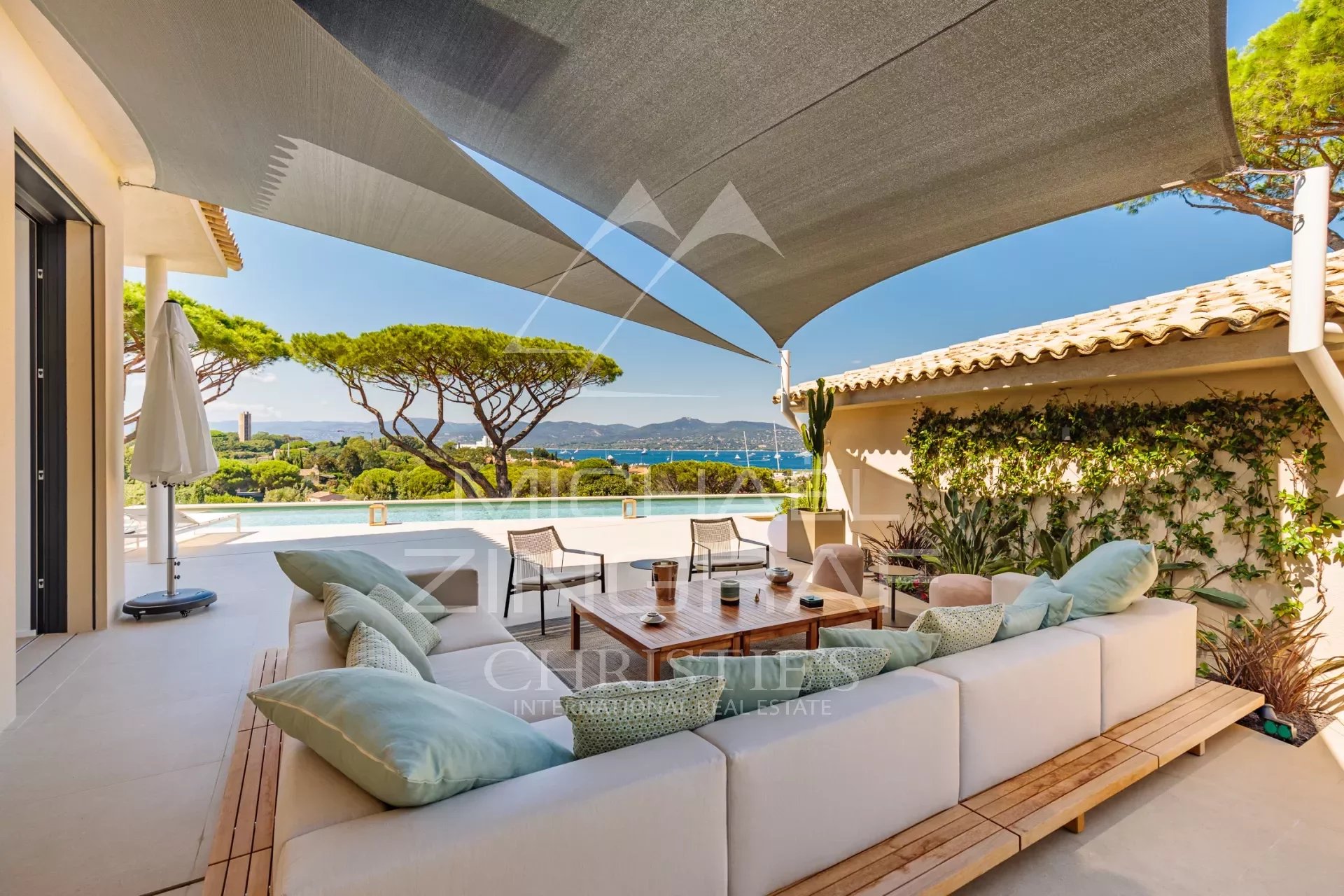 Saint-Tropez centre - Villa contemporaine vue mer exceptionnelle