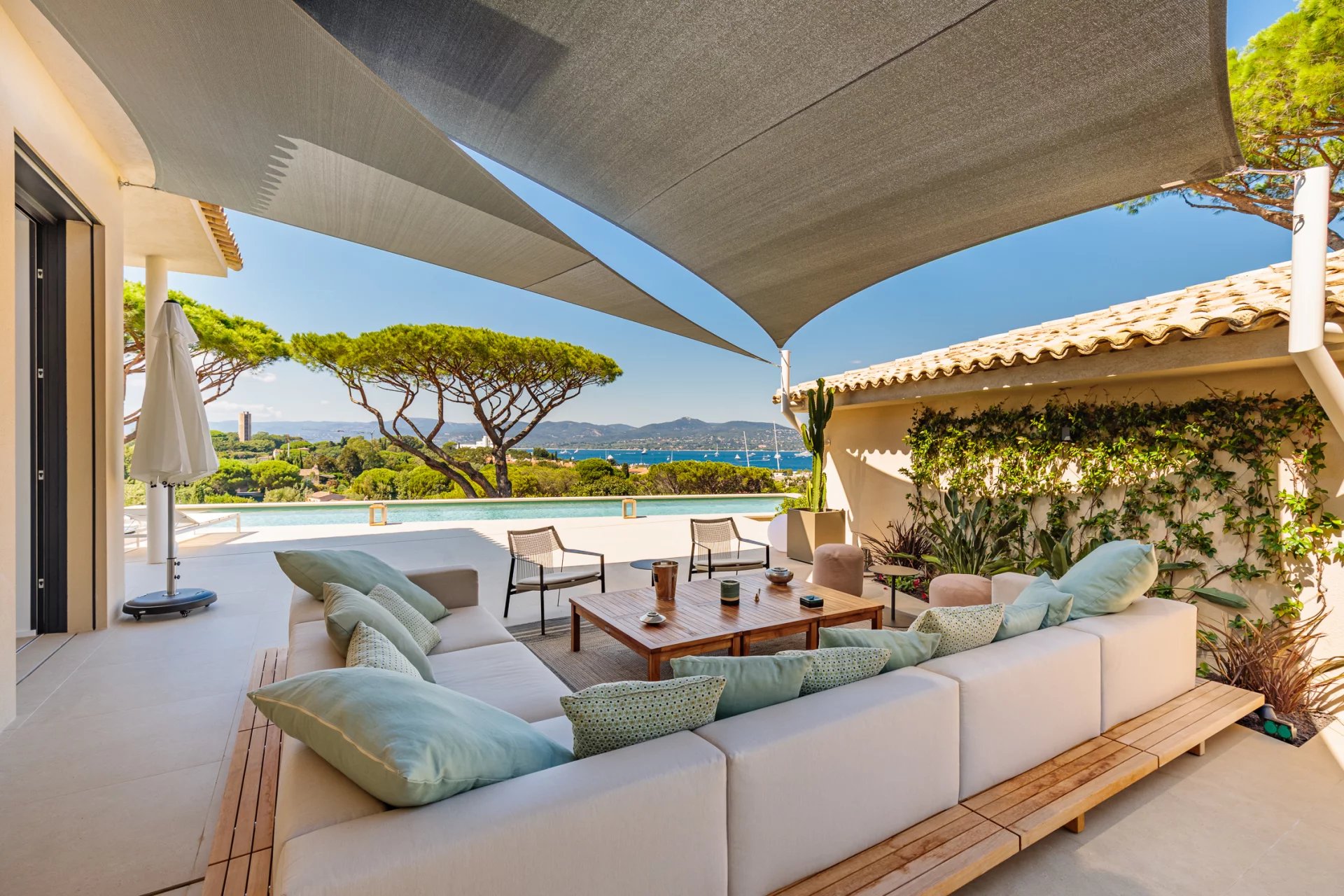 Saint-Tropez centre - Villa contemporaine vue mer exceptionnelle