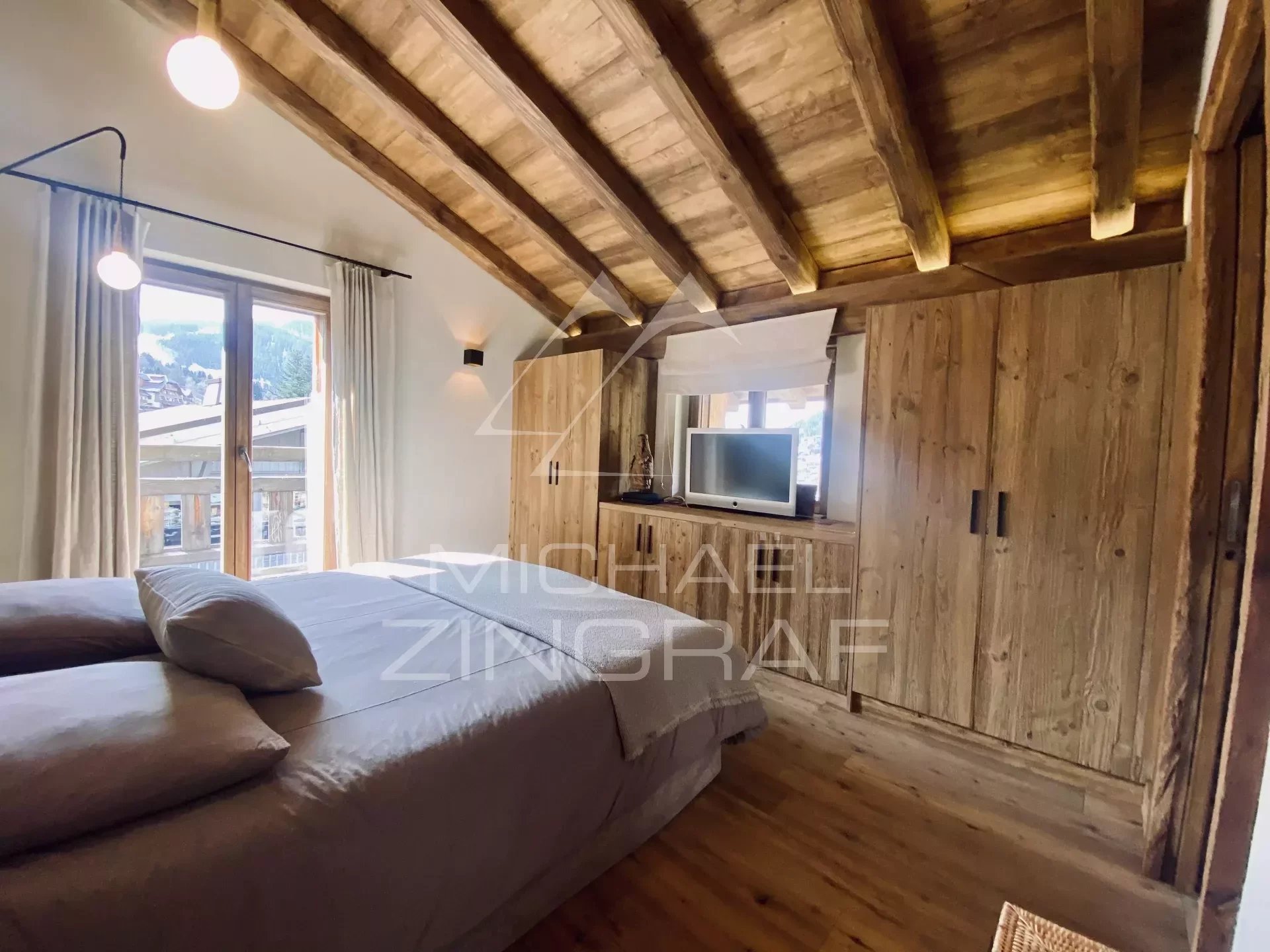 5 bedroom chalet - Close to the center of Megève