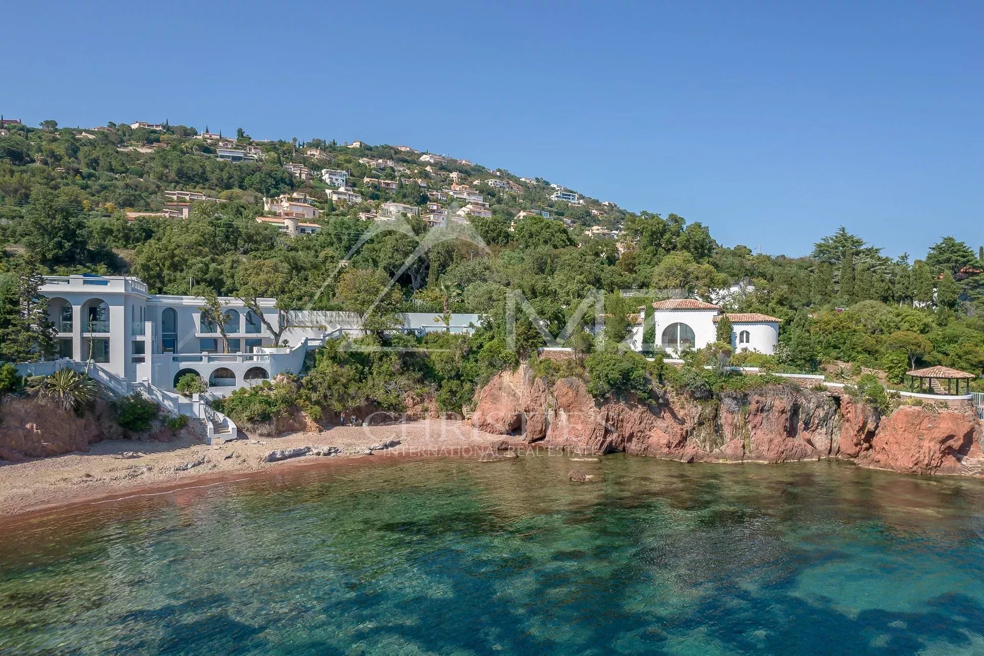 Proche Cannes - Villa pieds dans l'eau