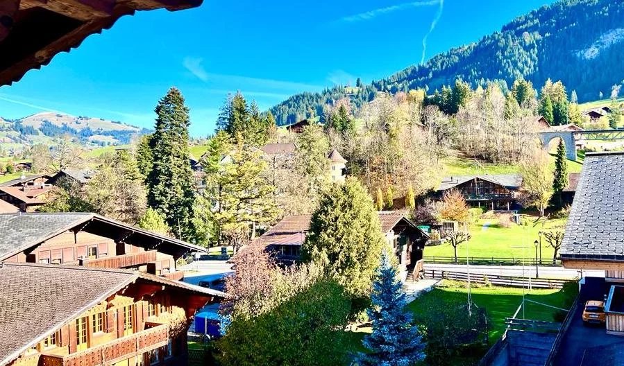 Appartement au dernier étage dans le centre de Gstaad