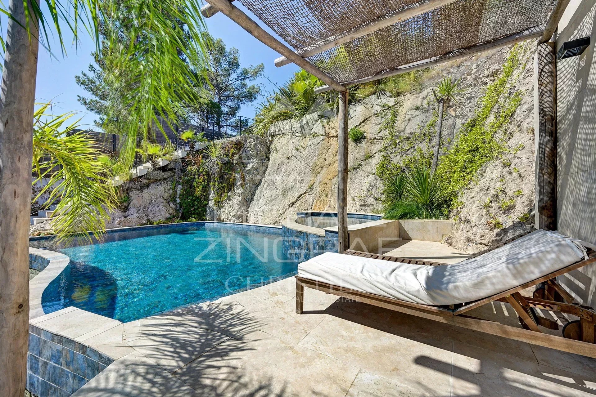 Sole agent, Marseille 8th, Contemporary Villa with swimming pool