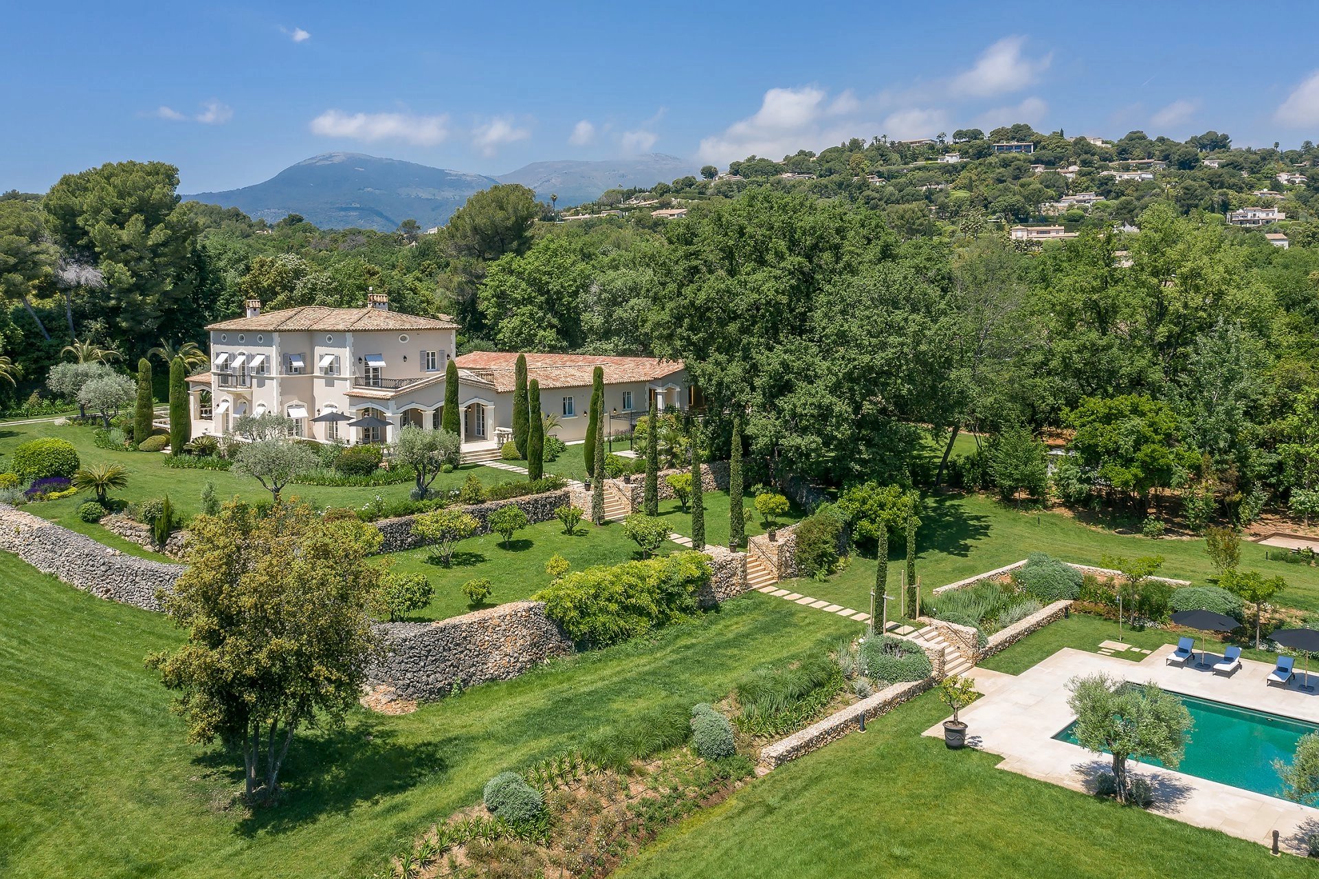 Proche Saint-Paul de Vence - Majesteuse propriété