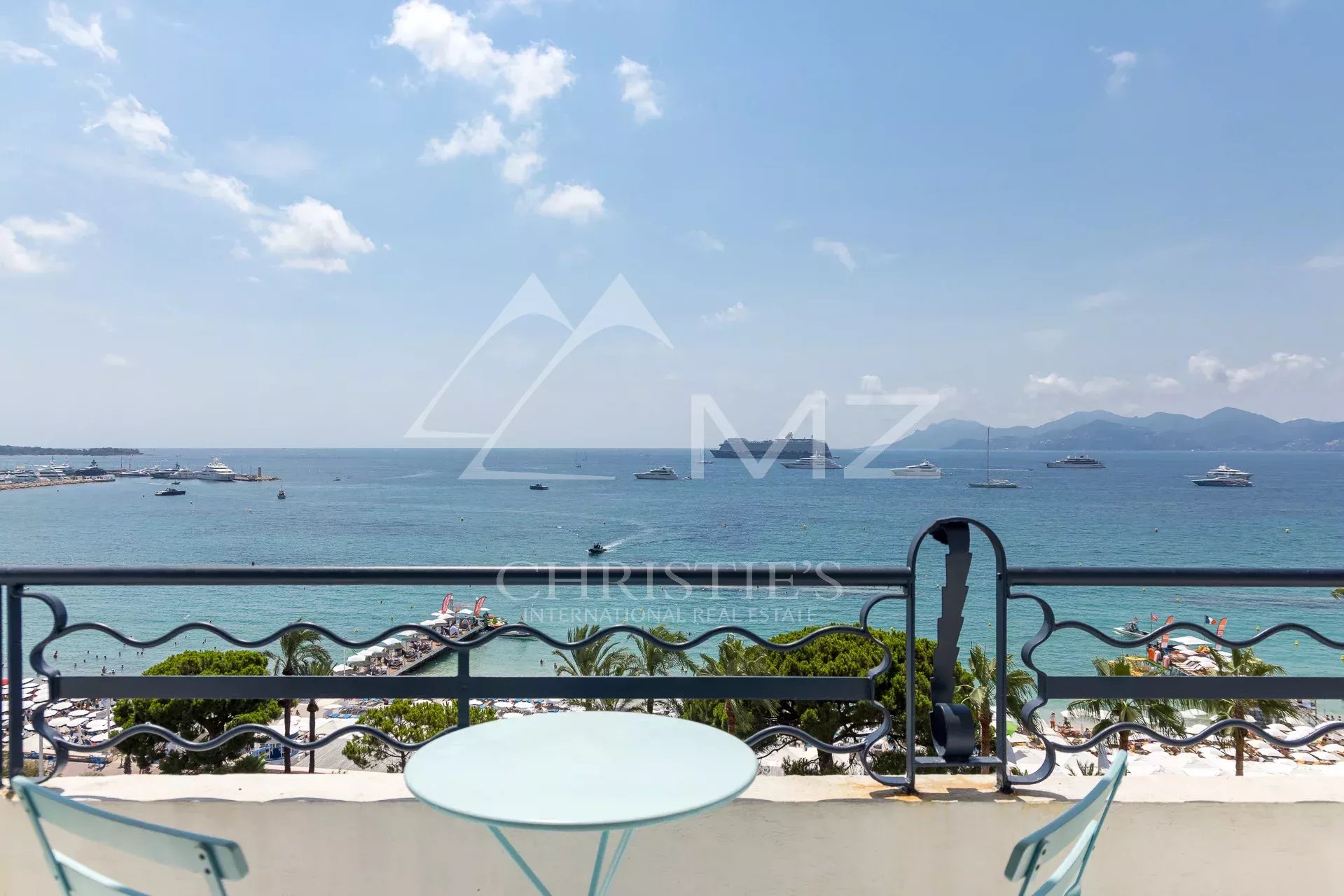 Cannes - Croisette - 3-Zimmer-Wohnung mit Panorama-Meerblick