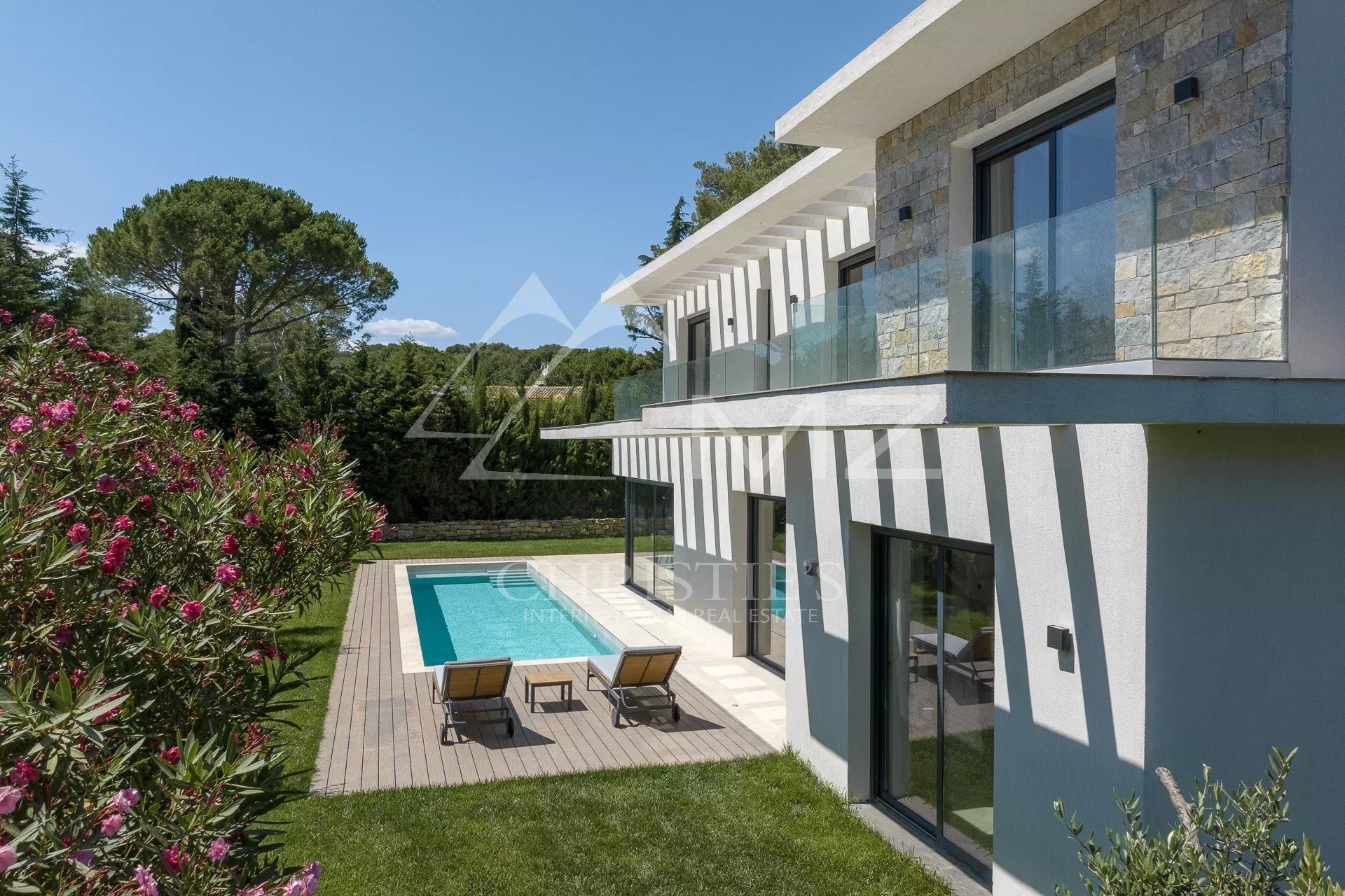 Villa neuve contemporaine à Mougins