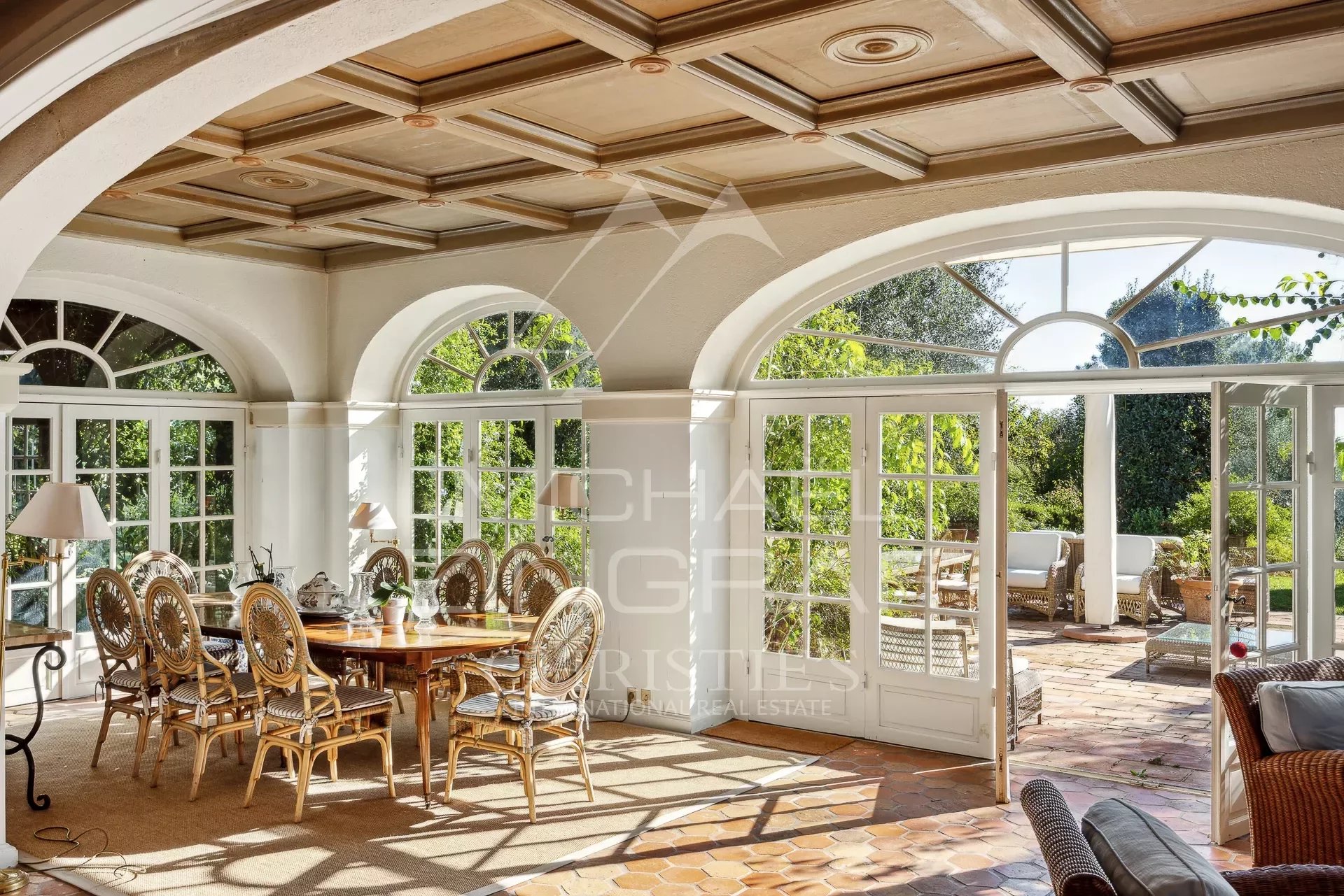 Mougins residential - Rare charming property - Sole Agent