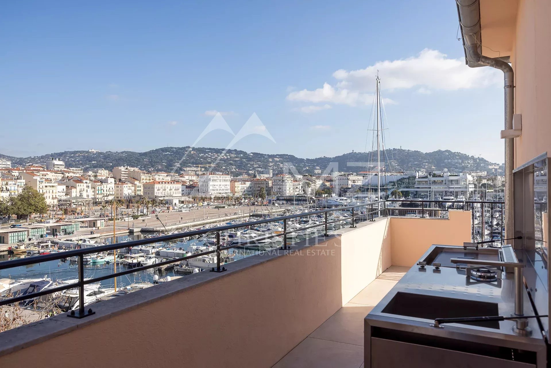 CANNES - OLD PORT. PENTHOUSE TERRACE SPECTACULAR VIEW