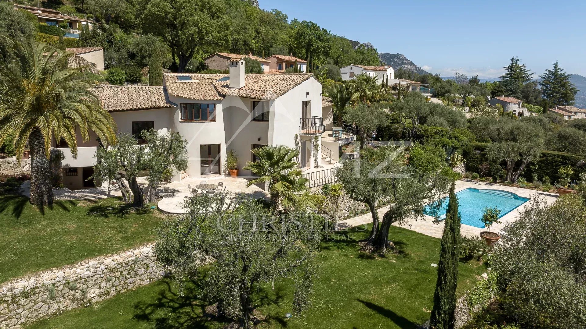 Proche Saint Paul de Vence - Propriété rénovée vue mer