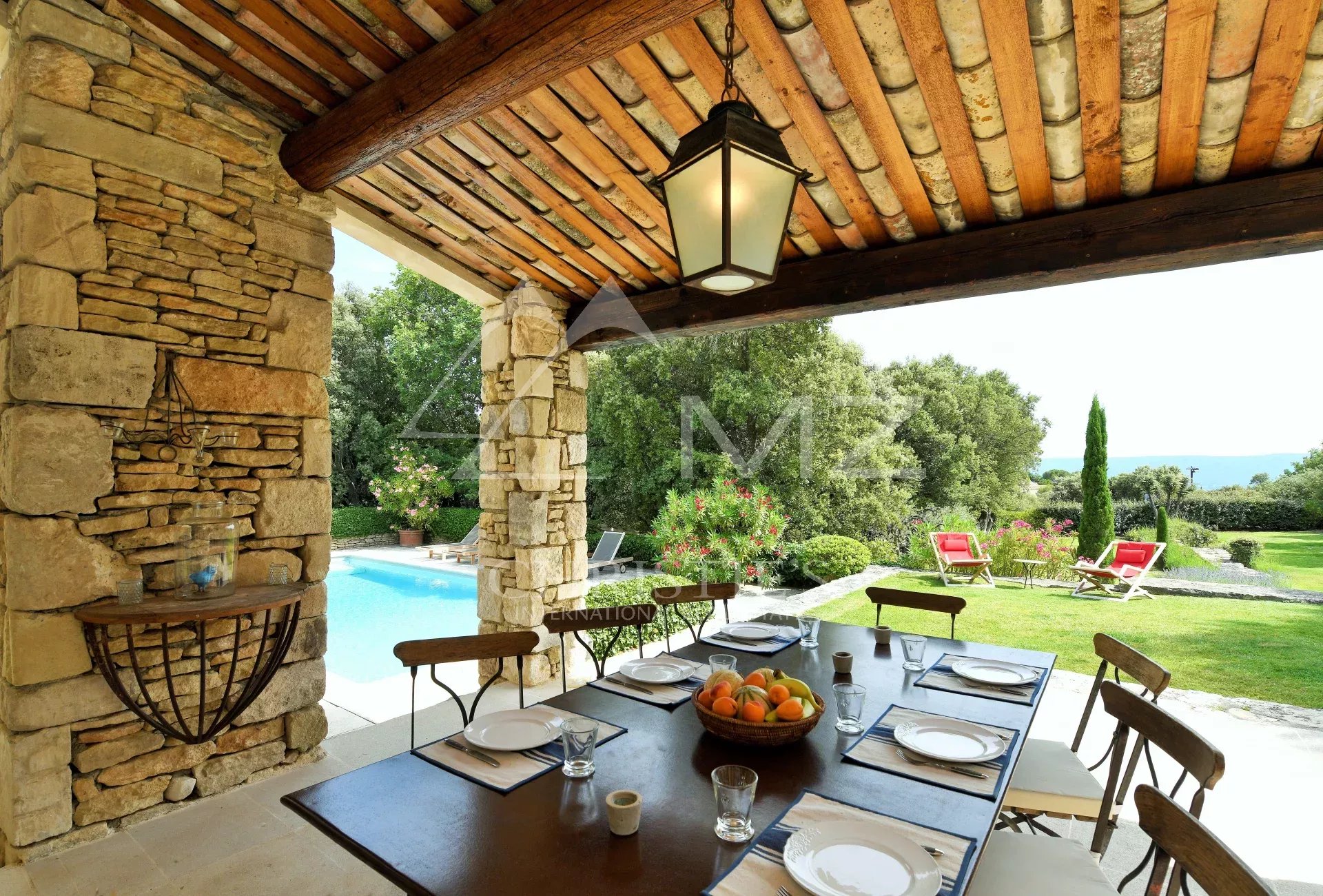 Gordes - Beautiful stone house with tennis court and heated pool